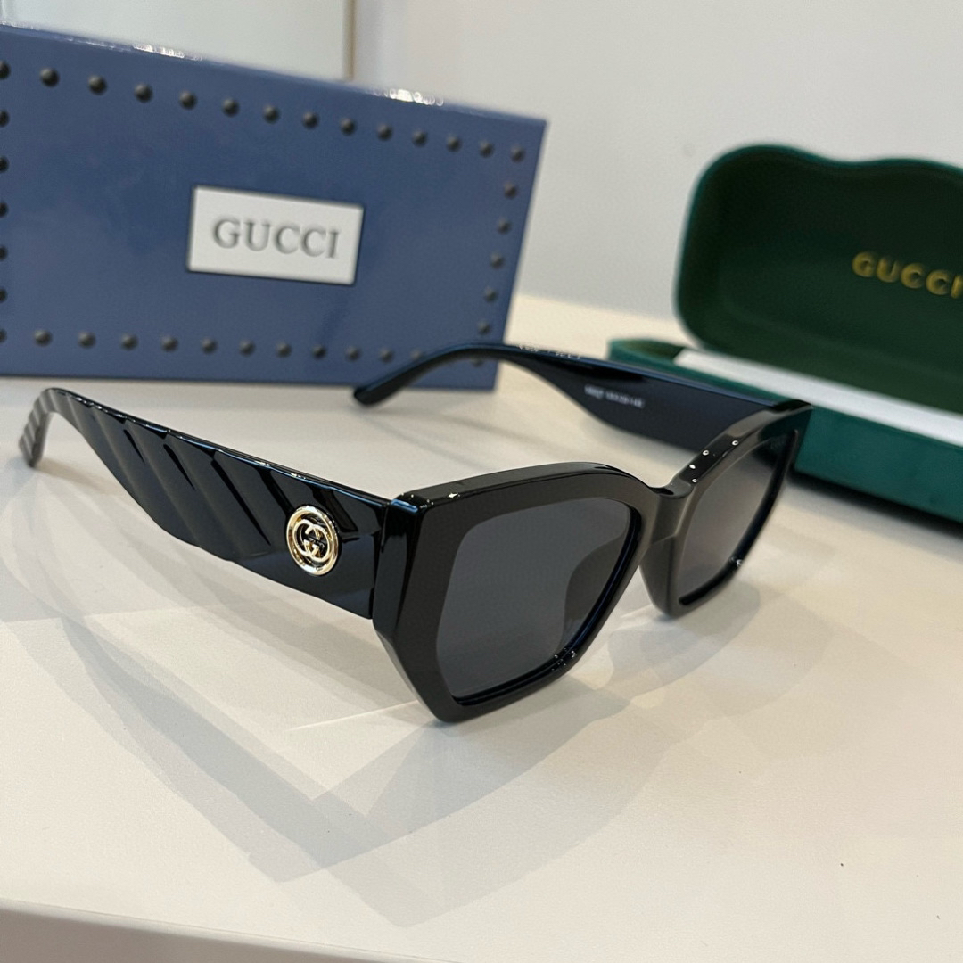 Gucci Round Frame Sunglasses