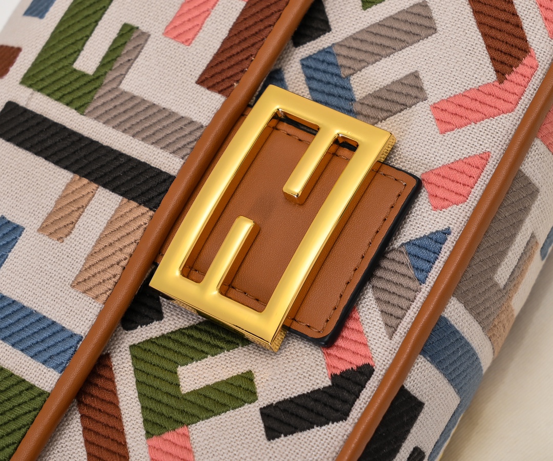 FENDI Baguette Shoulder Bag 1002