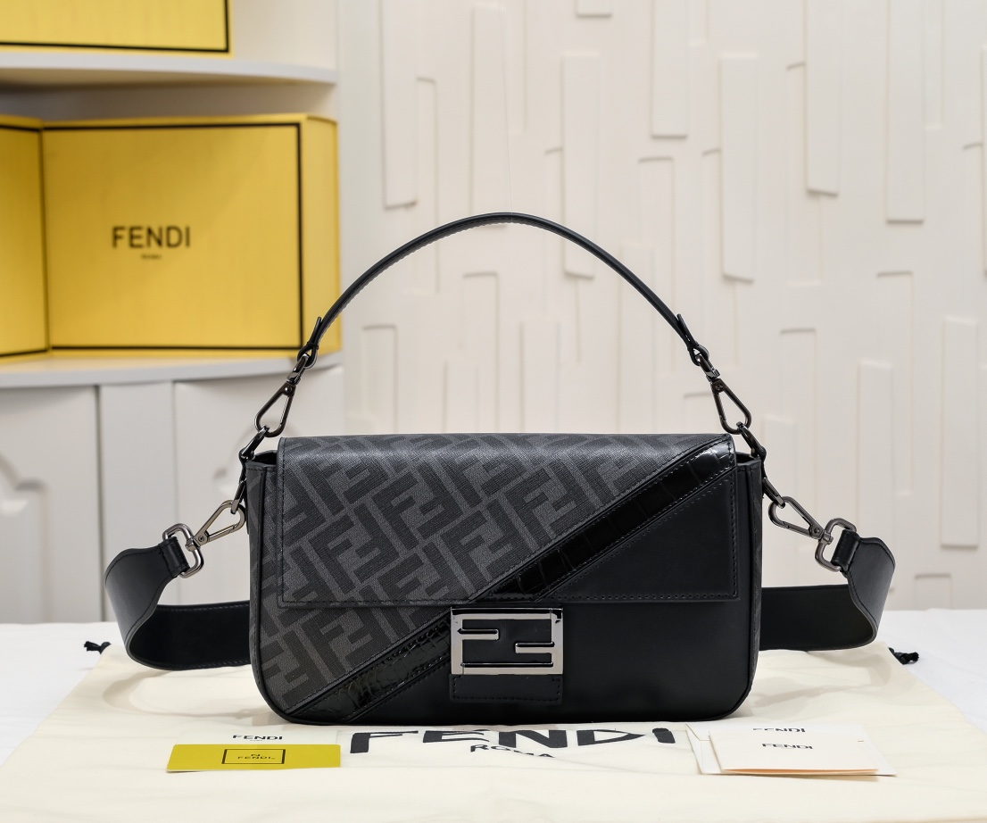 FENDI Baguette handbag 8956
