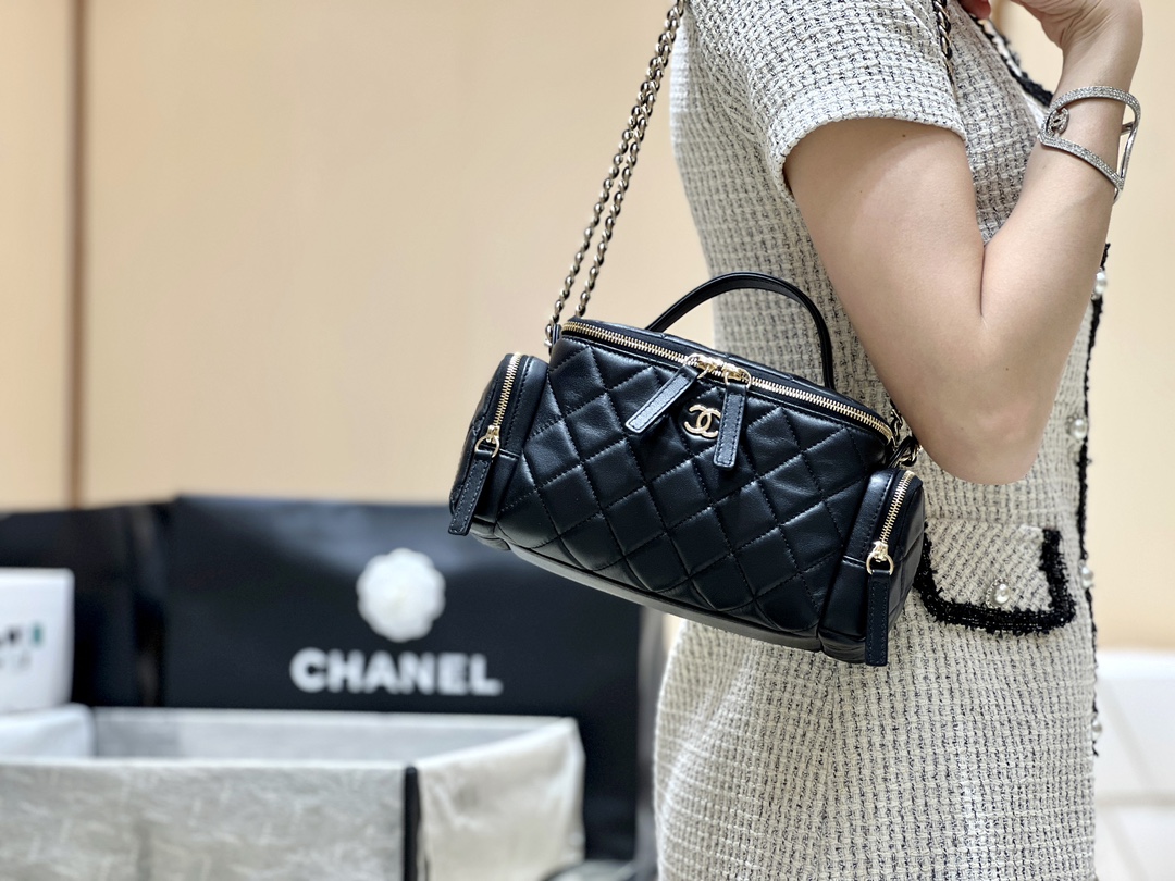 Chanel 24K Autumn and Winter Series Handle Camera Bag AS5222