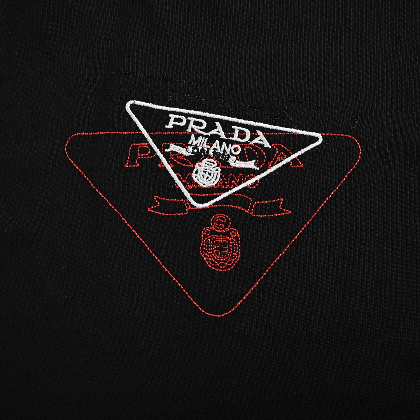 Prada 25ss Overlapping Embroidered Triangle Logo Short Sleeve