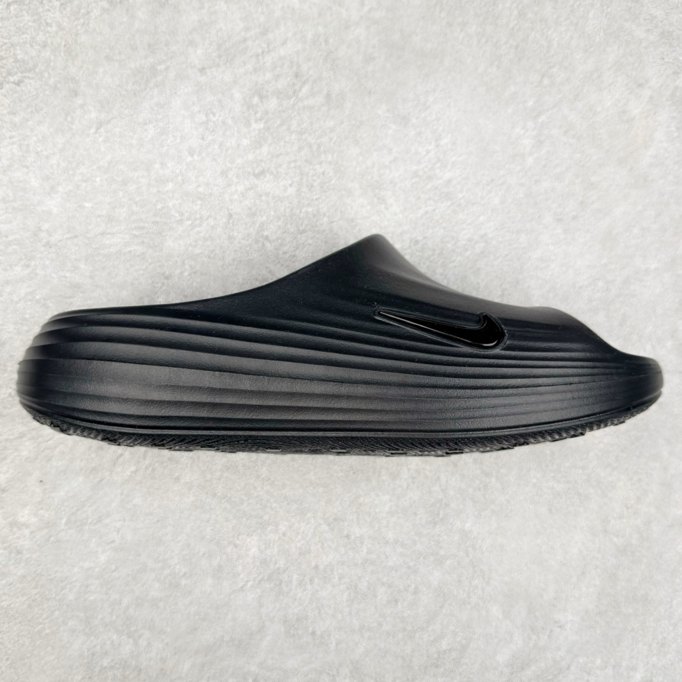 Nike ReactX Rejuven8 Simple, Comfortable and Versatile Slippers