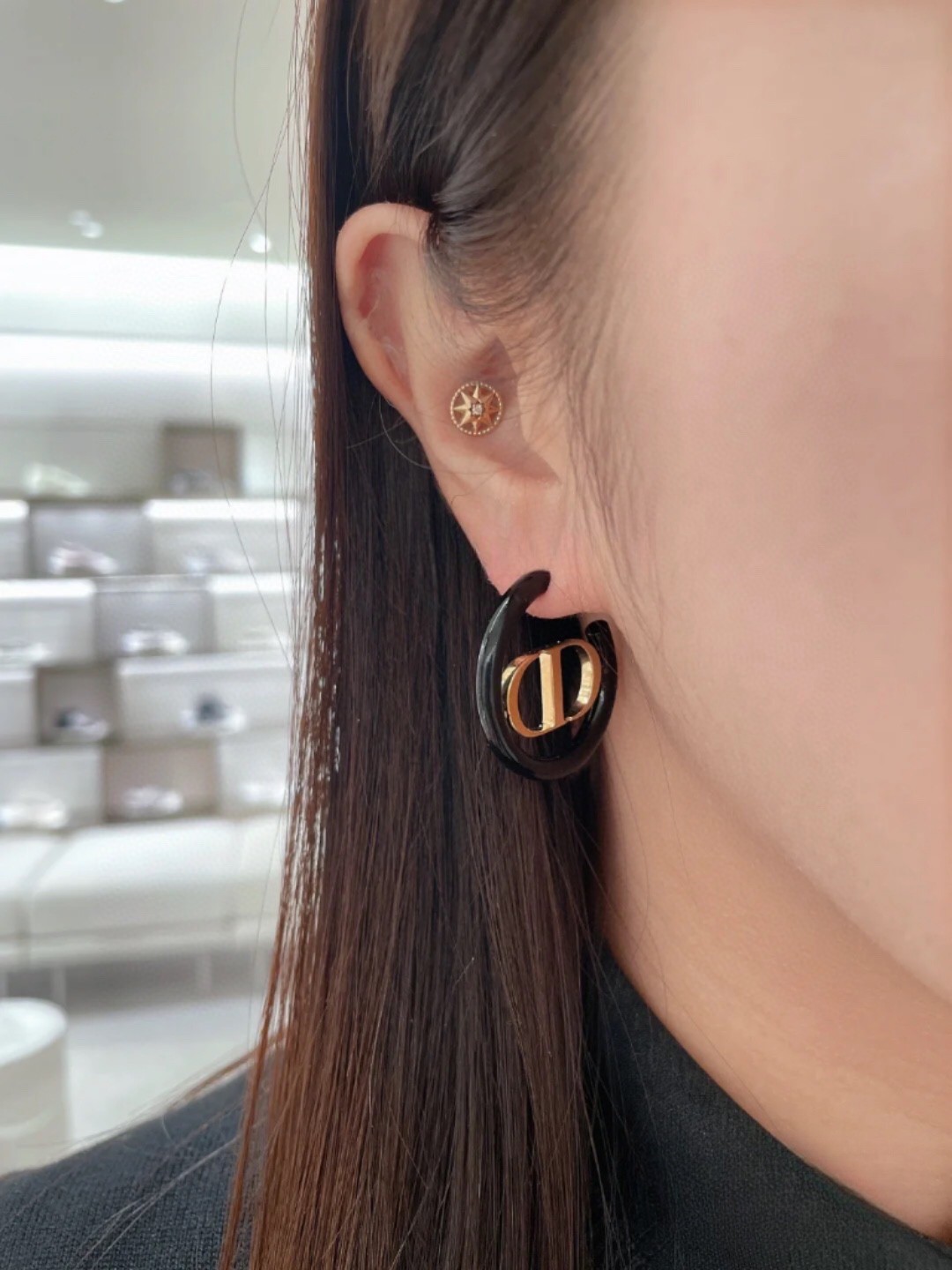 Dior hoop letter earrings