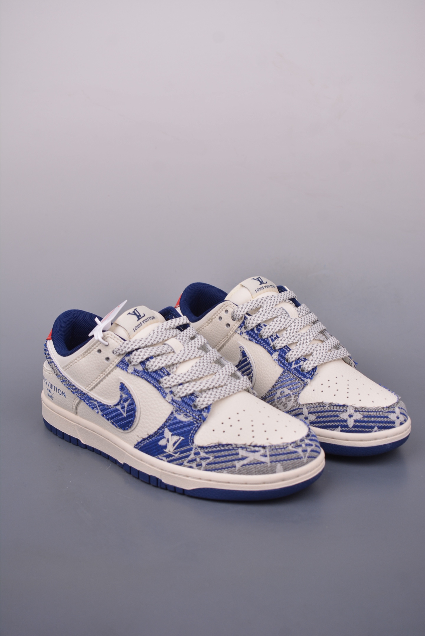 LV x Nike SB Dunk Low sneakers White and Blue Print Gradient JY6988-112