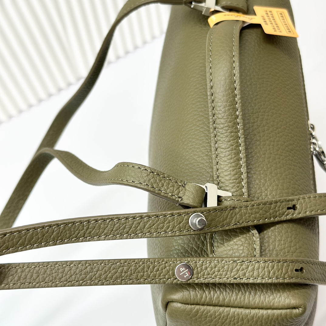 Loro Piana Extra poet L23.5 Square Backpack FAI6491