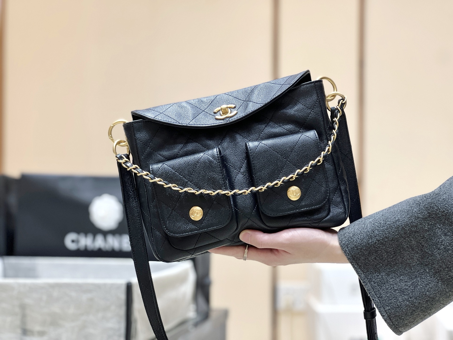 Chanel 25P Spring/Summer Preview Collection Messenger Bag AS4743 00148