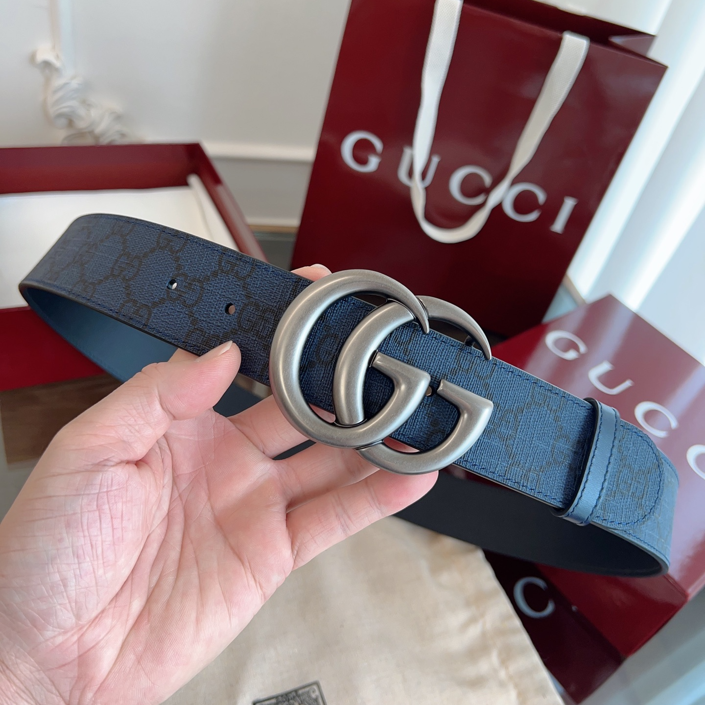 Gucci Double G brass buckle leather belt with a width of 4.0cm