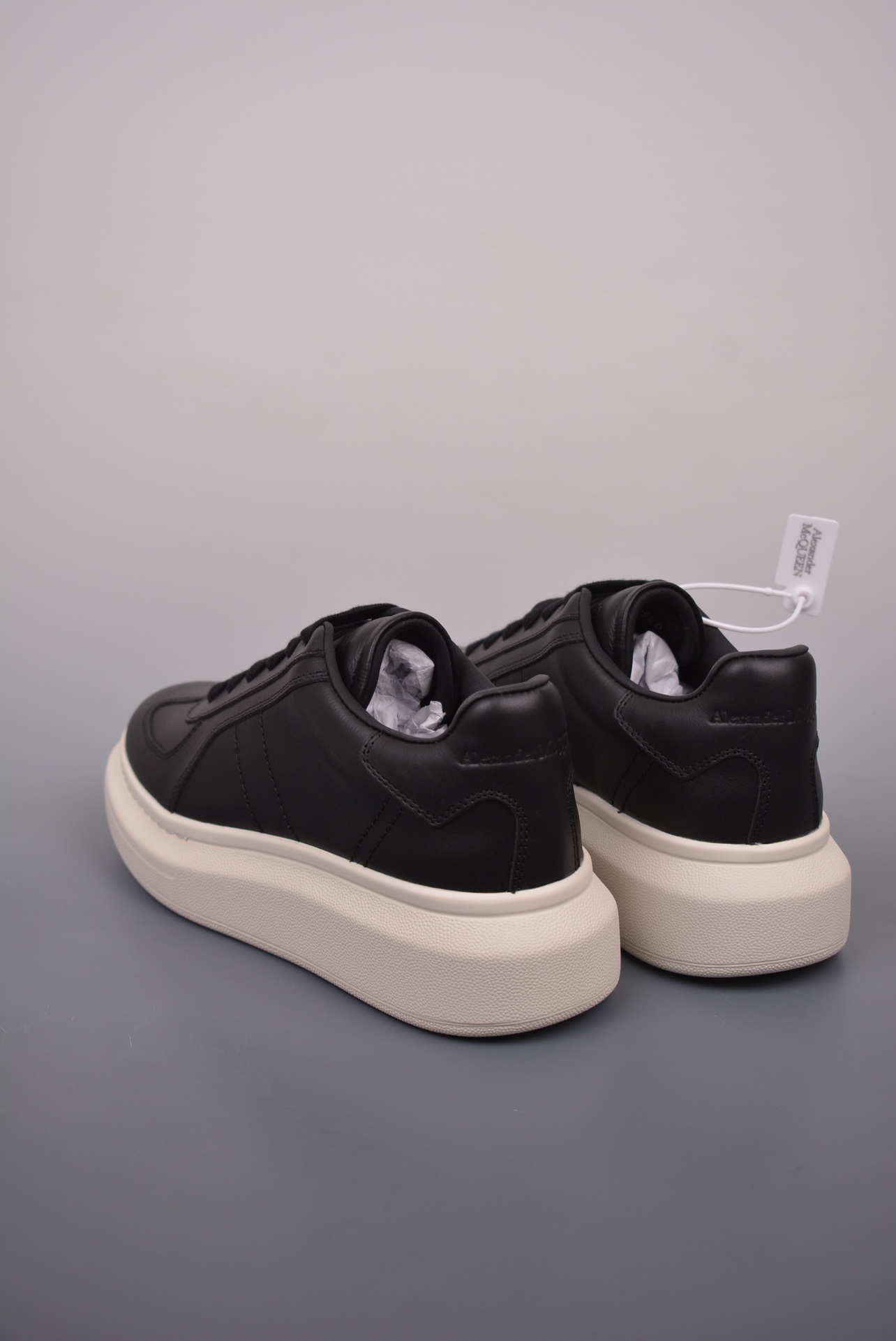 Alexander McQueen Oversized Retro Sneakers Black and White 807882 WHABB 1517