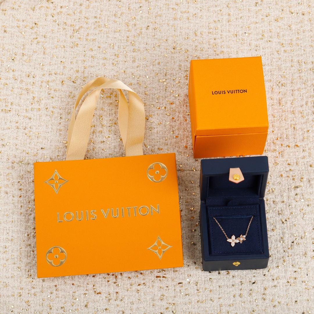 Louis Vuitton Monogram Flower Diamond Floral Pattern