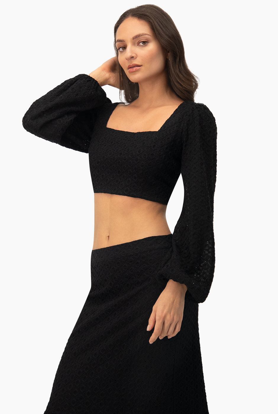 Blusa corta con escote cuadrado