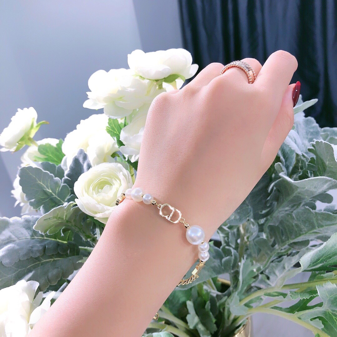 Dior CD pearl chain bracelet