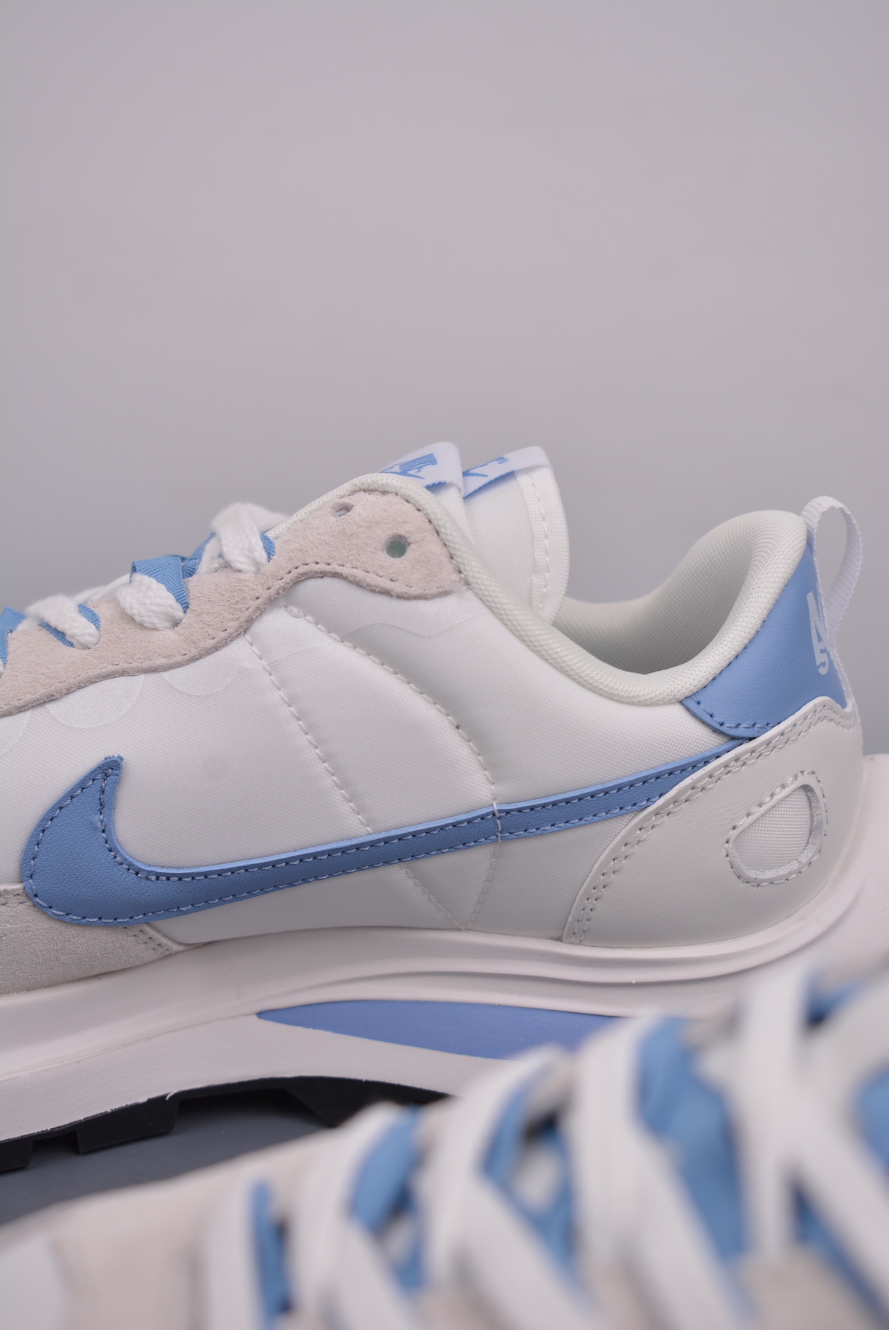 Sacai x Nike VaporWaffle 3.0 Beige University Blue DD1875-112