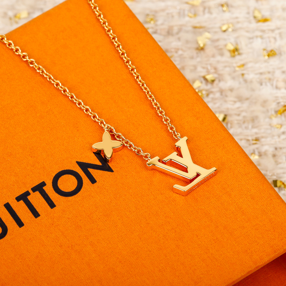 Louis Vuitton White Set Necklace