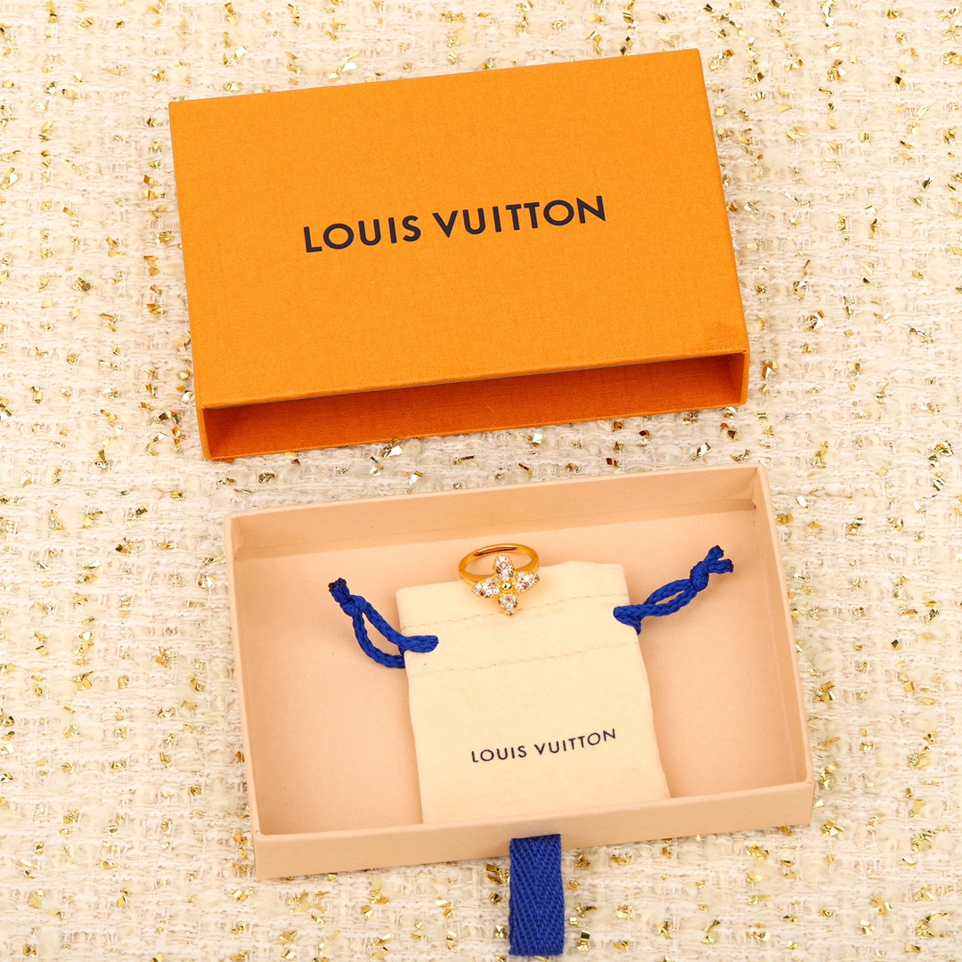 Louis Vuitton Four Leaf Clover Ring