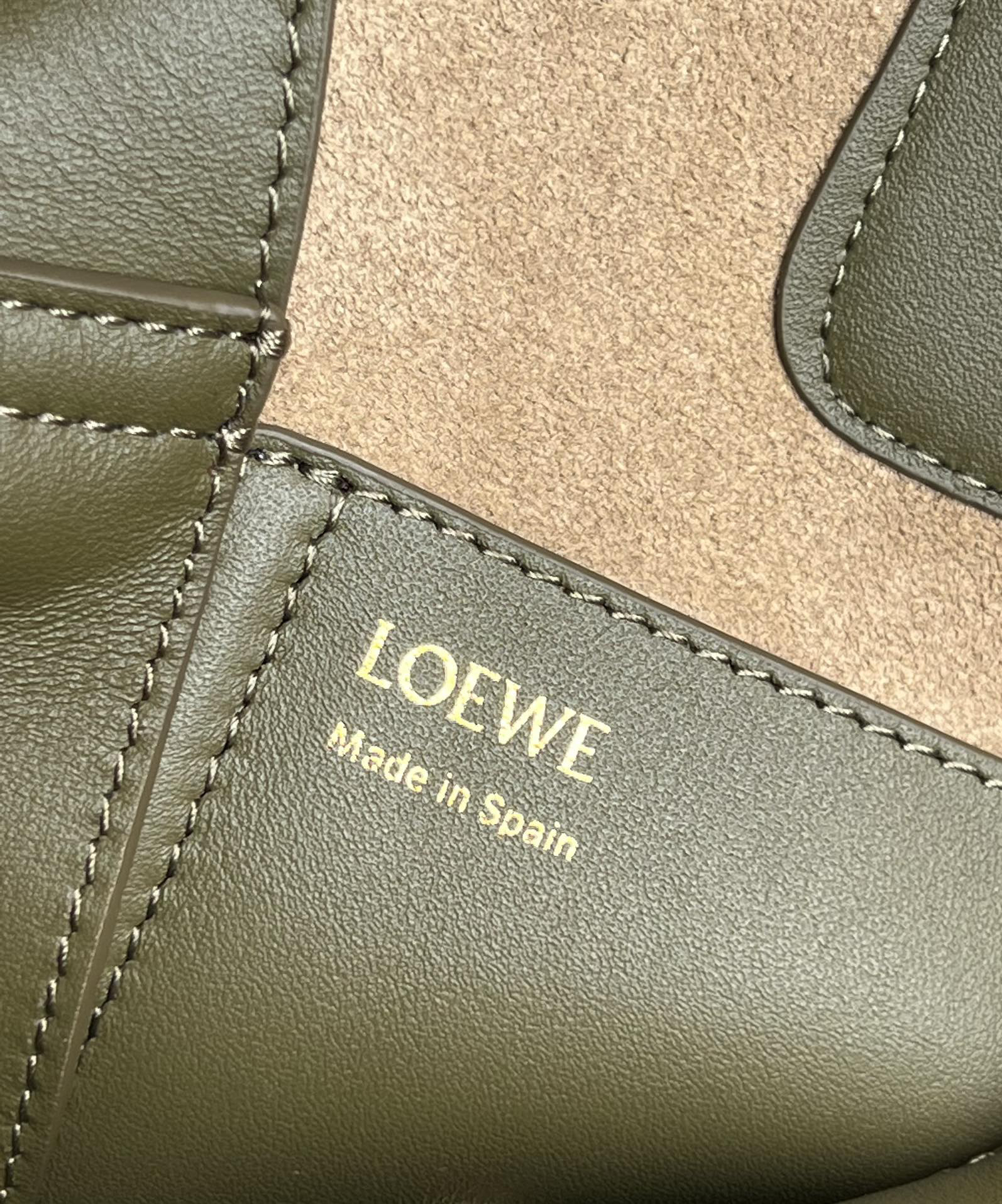 Loewe Pebble mini bucket bag 0705