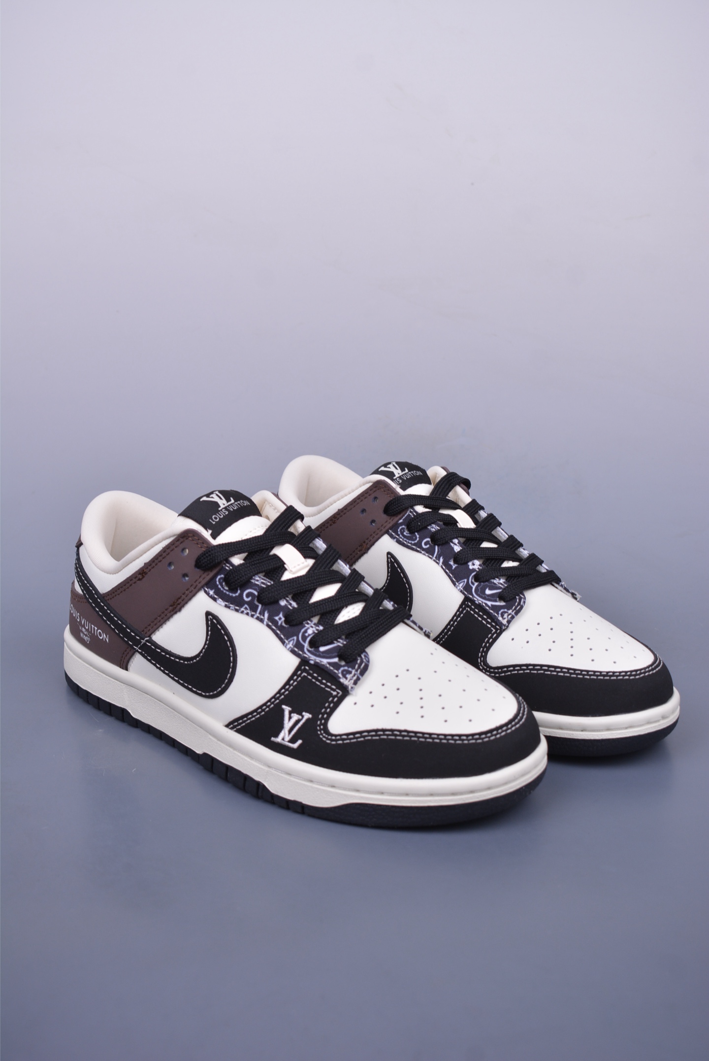 LV x Nike SB Dunk Low Sneakers QF15681-124