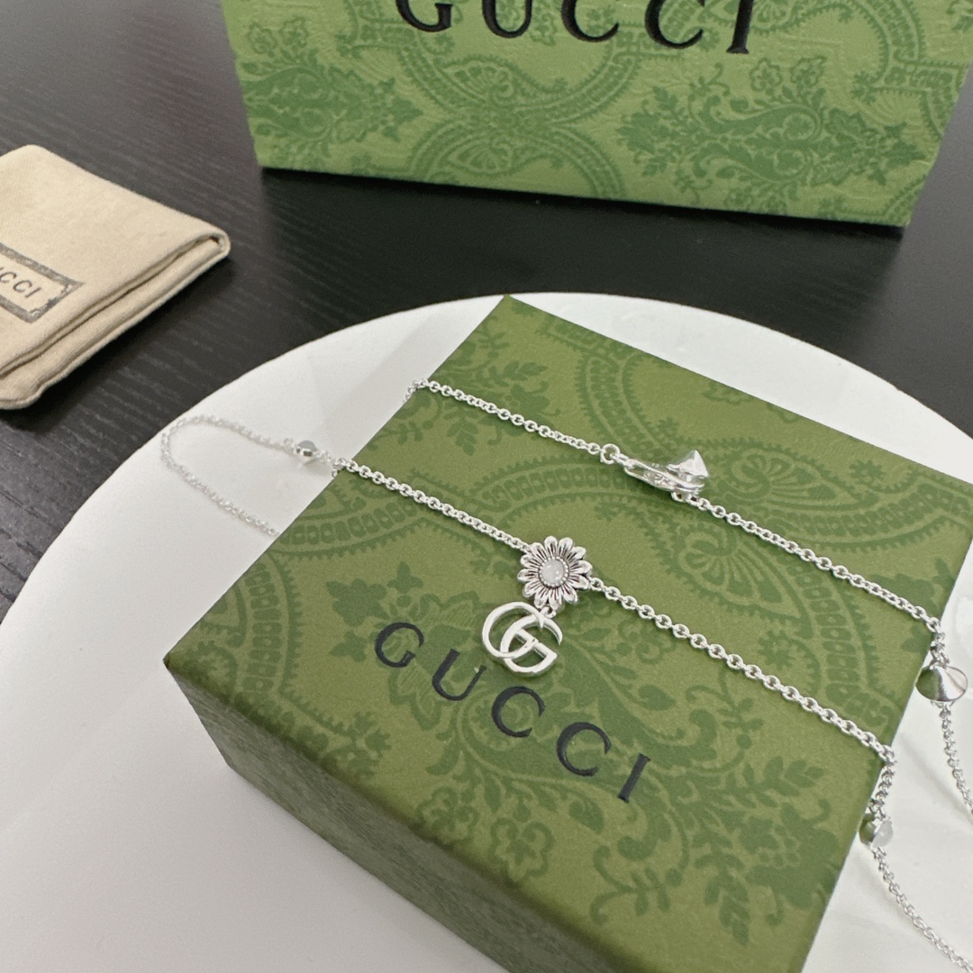 GUCCI New Chrysanthemum Necklace