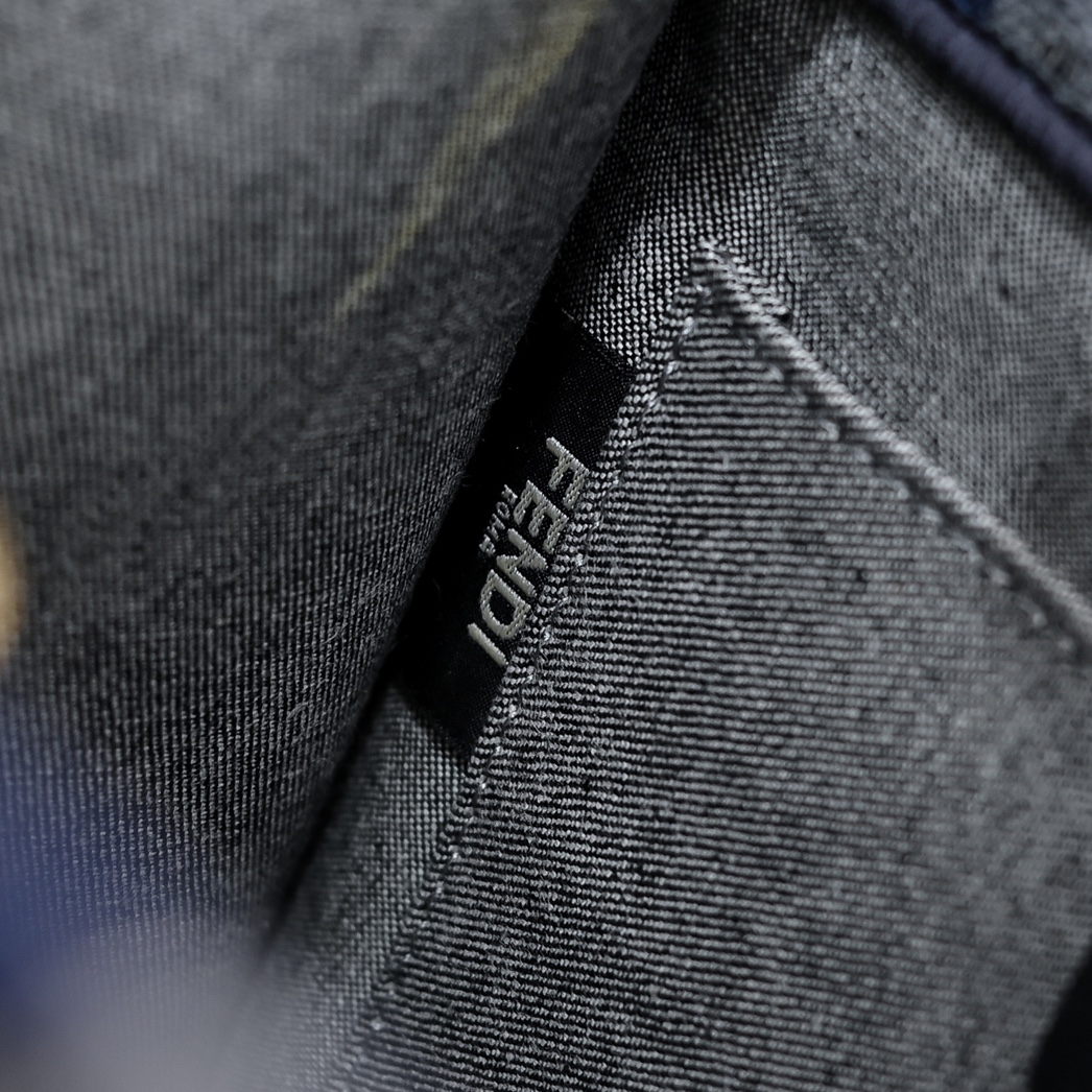 FENDI 0FÉŃĎI TOTE BAG 3364
