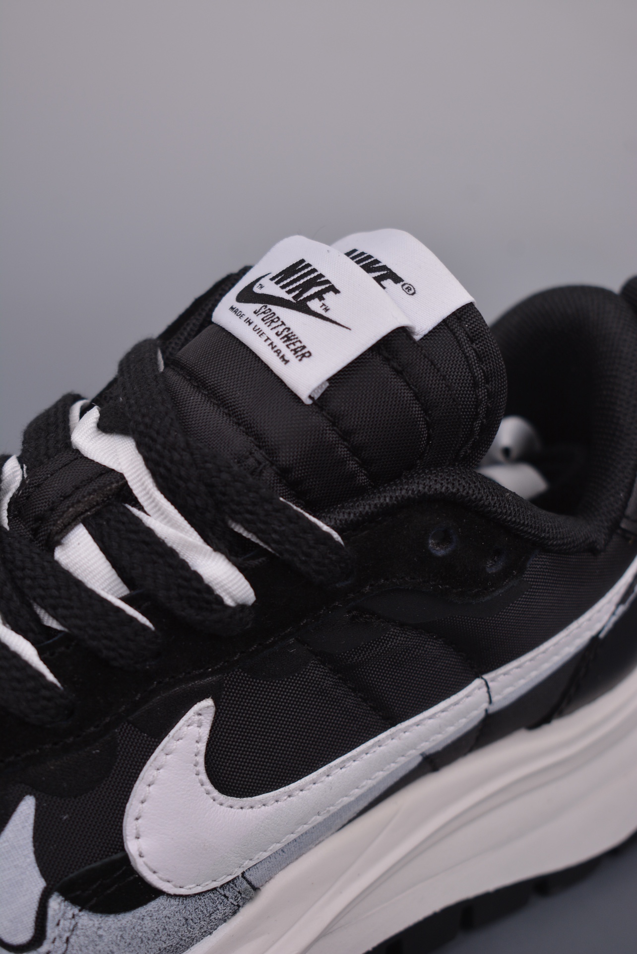 Sacai x Nike VaporWaffle 3.0 Black White Panda DD1875-011