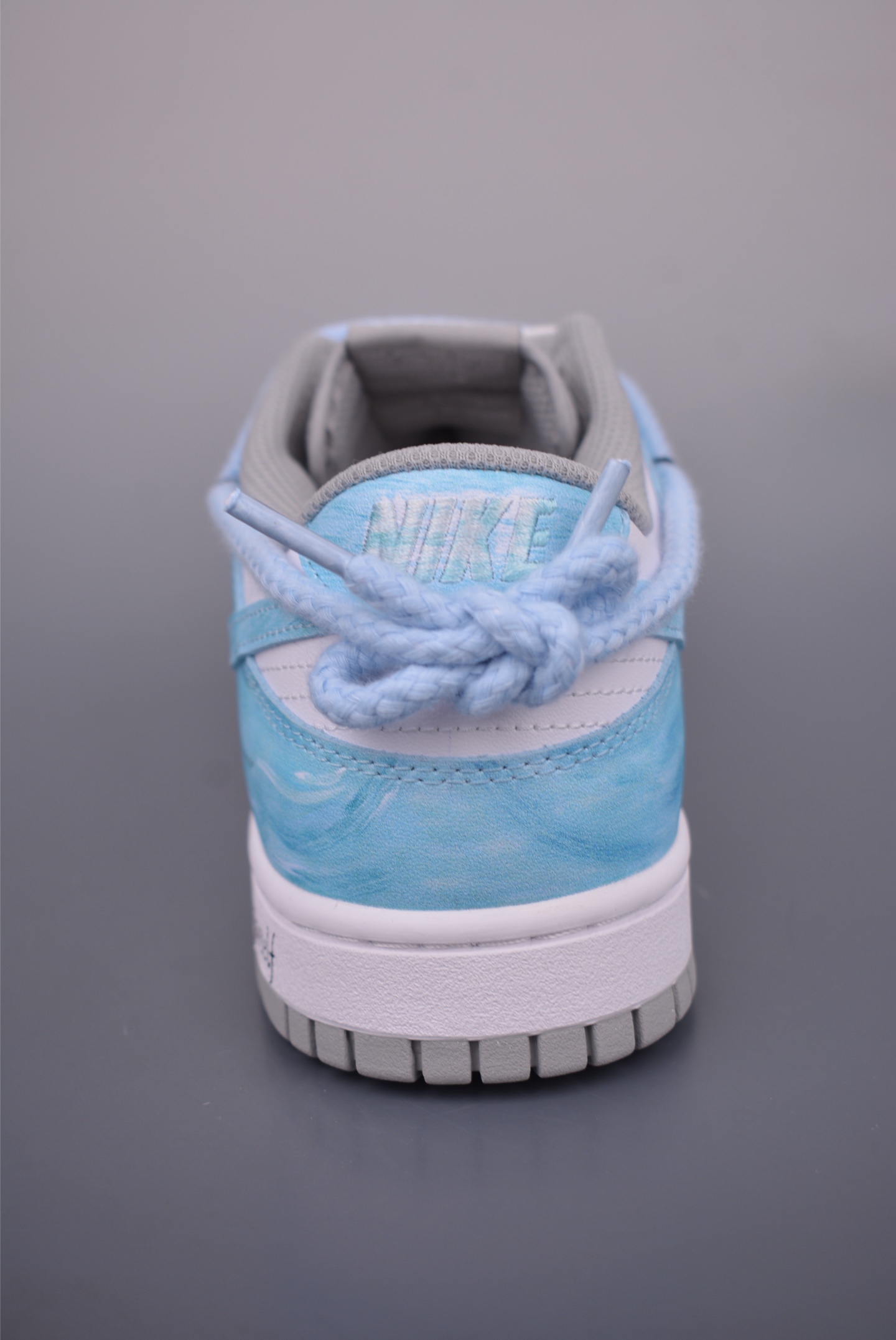 Nike SB Dunk Low 