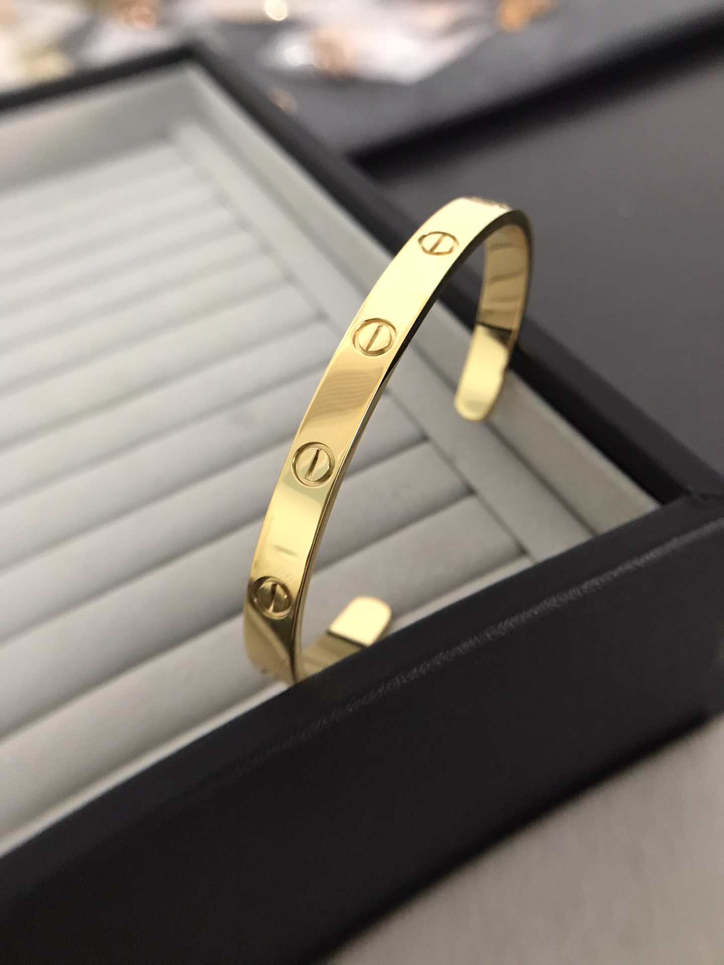 Cartier love series C-shaped bracelet