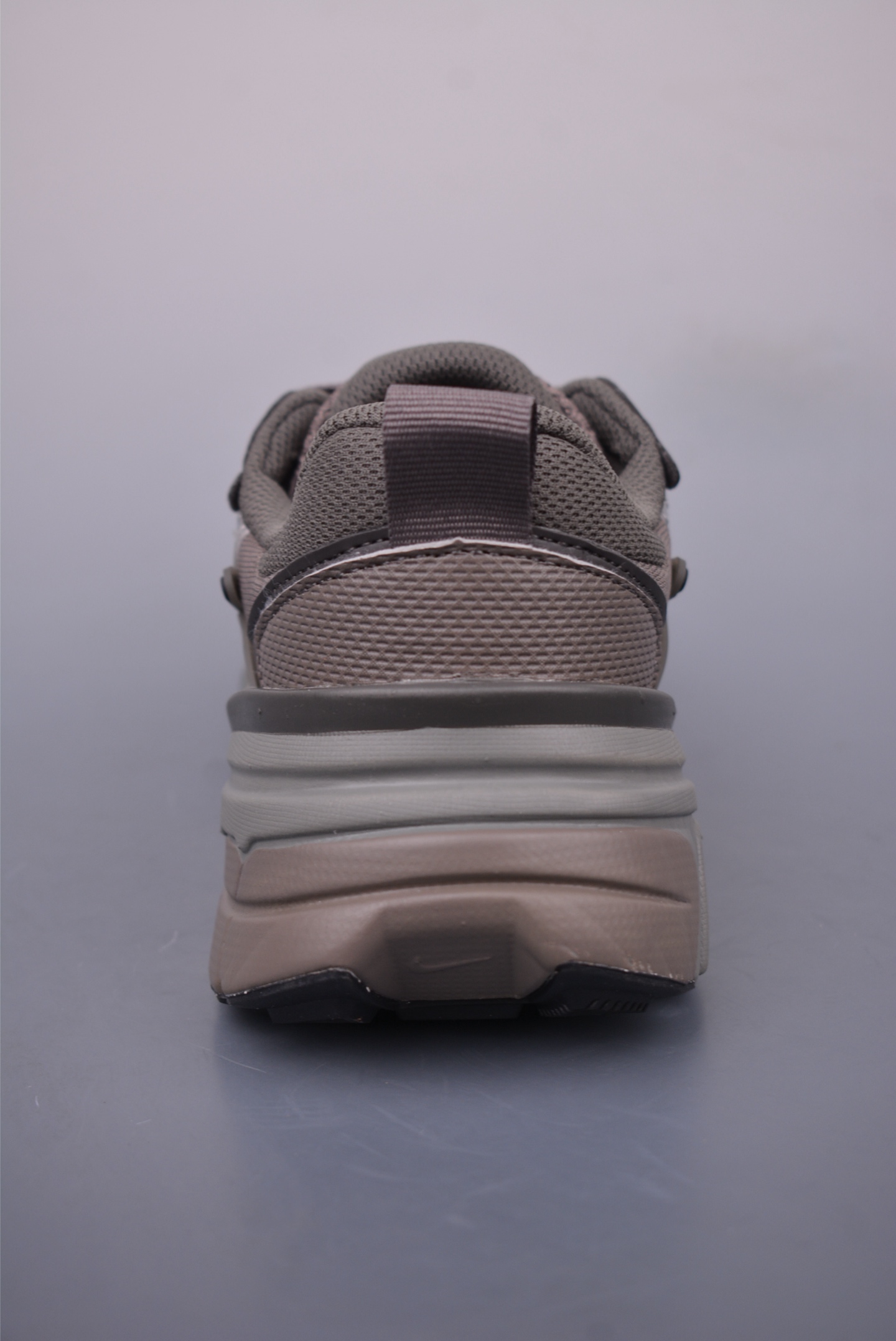 Nike Wmns V2K Runtekk Low running shoes Silver Dark Gray HQ1678-200
