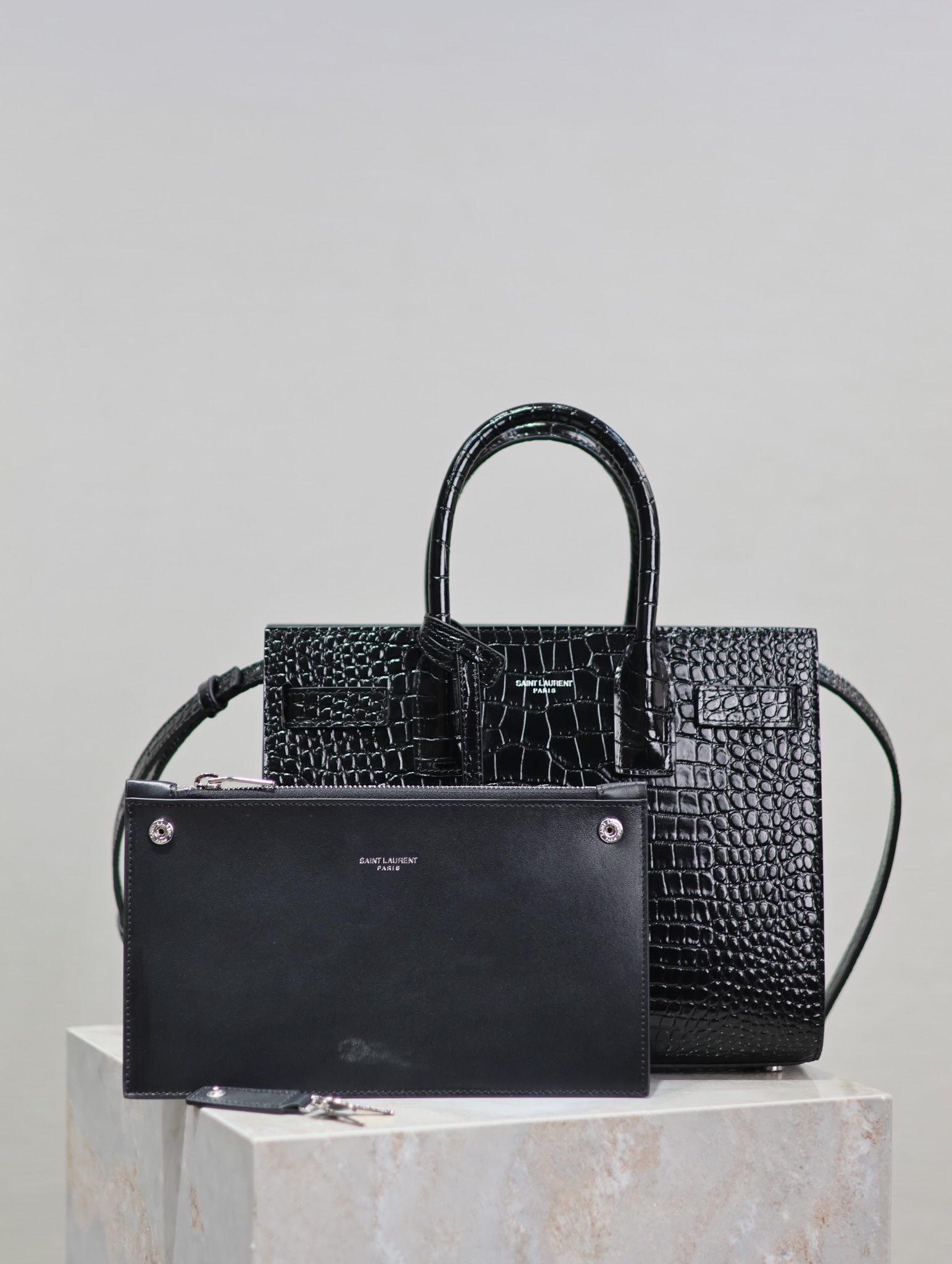 Yves Saint Laurent sac de jour accordion bag 421863