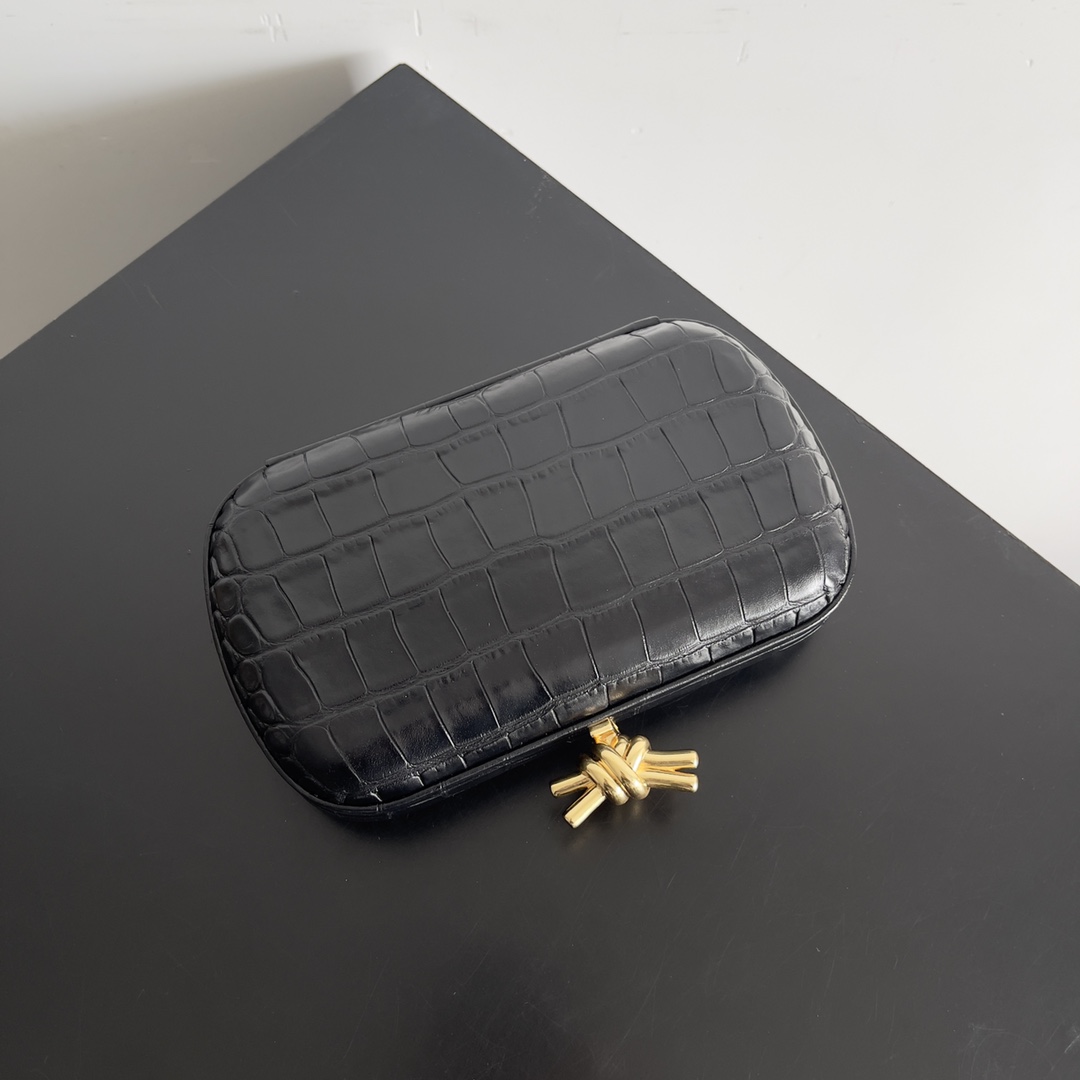 Bottega Veneta crocodile pattern evening bag 737205