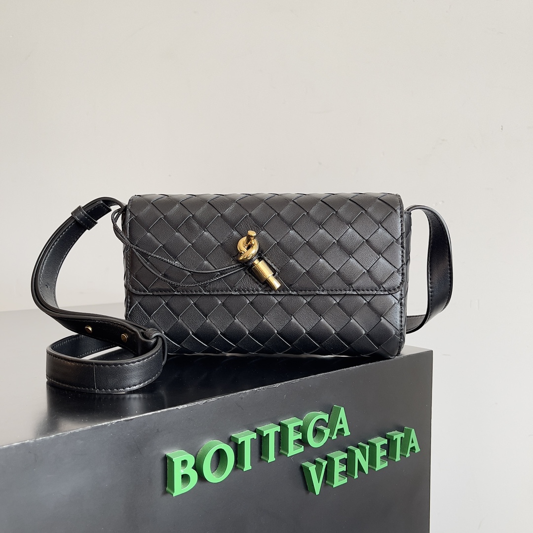 Bottega Veneta Mini Andiamo Bag 755545