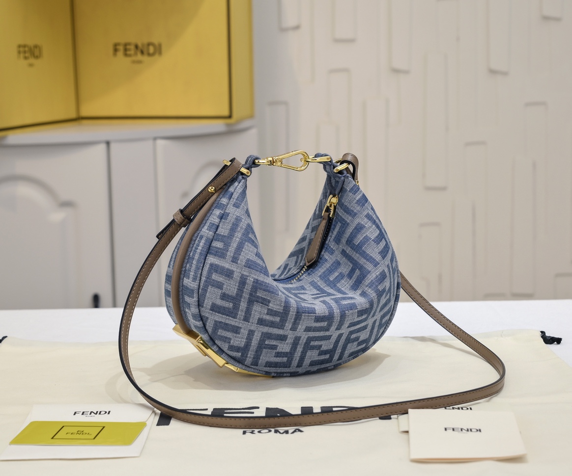 FENDI praphy underarm bag 1009