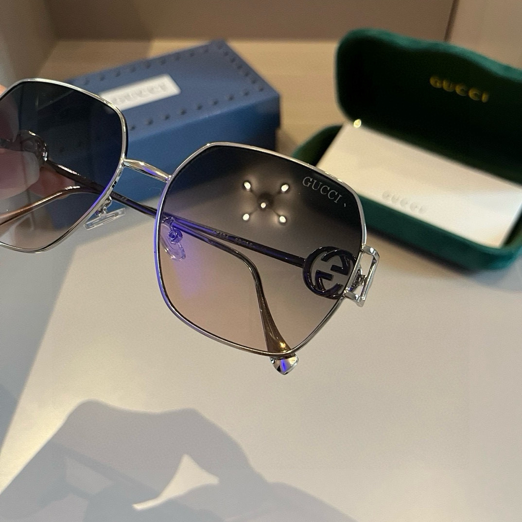 Gucci Square Frame Sunglasses
