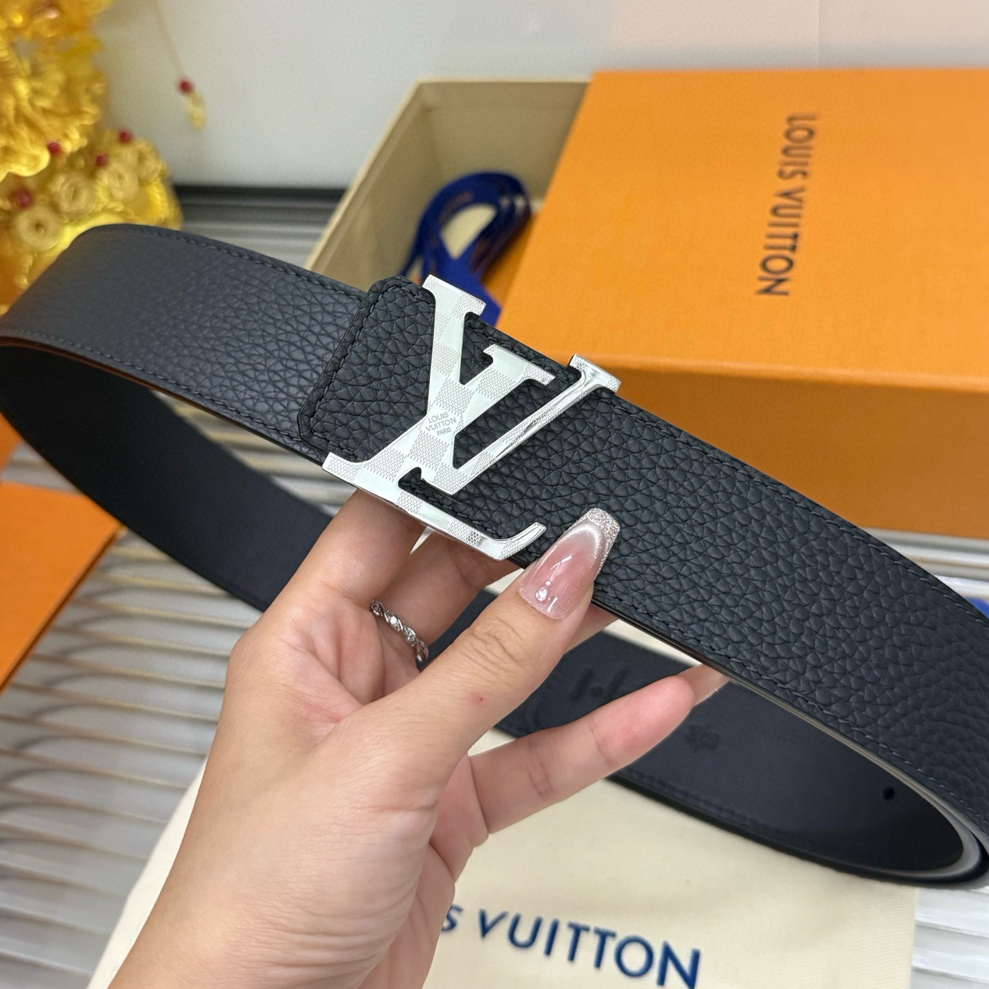 Louis Vuitton Litchi Pattern Men's Double-Sided Belt 4CM Width