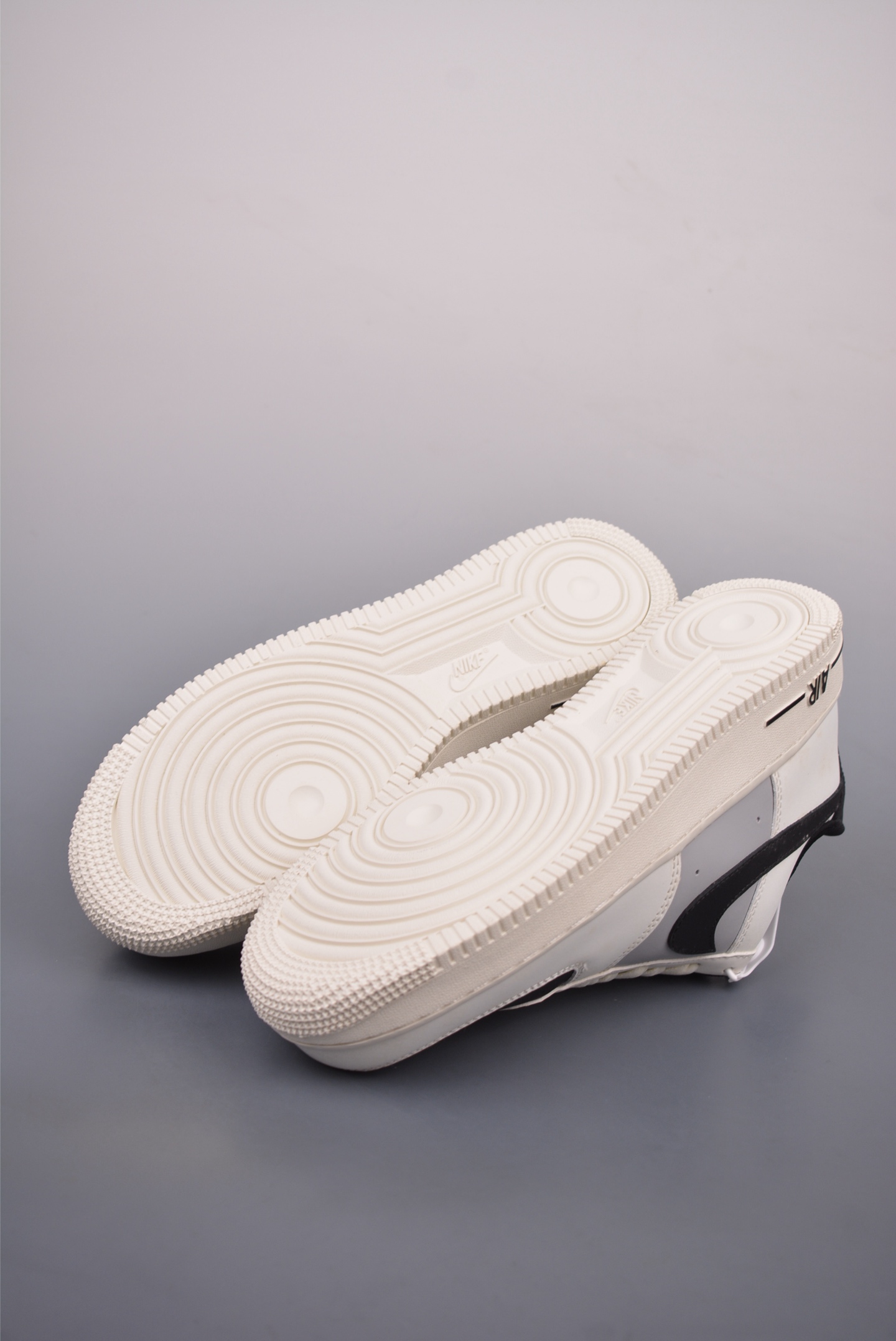 Nike Air Force 1´07 Low Beige, Black and Grey RS2696 112