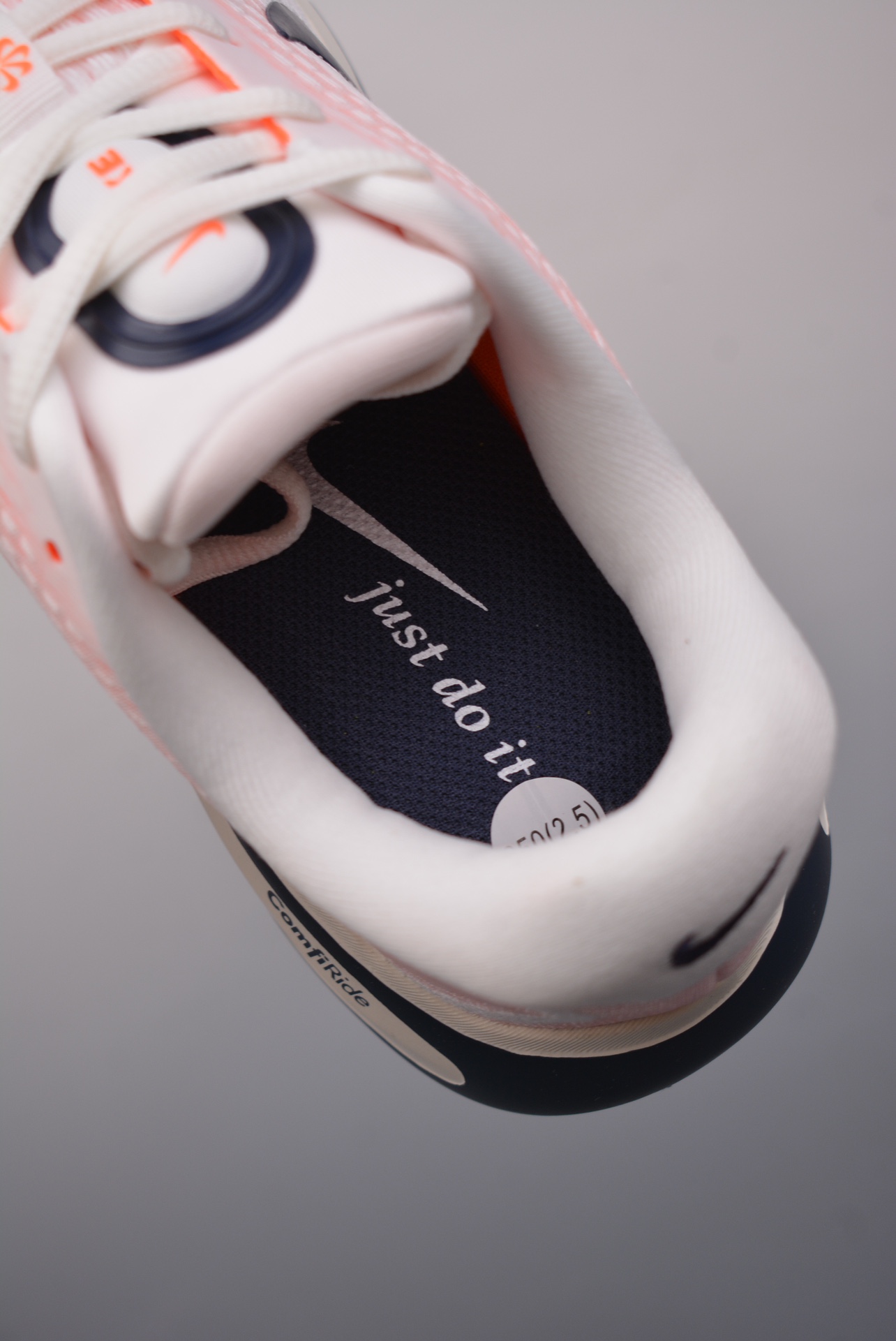 Nike Journey Run Sail Total Orange FN0228-100