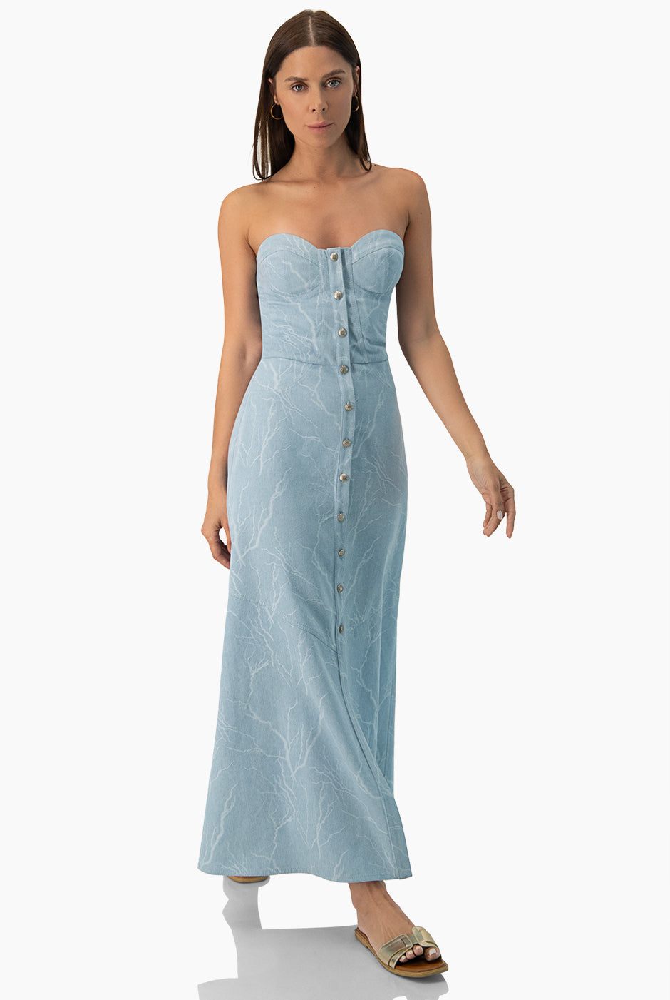 Maxi vestido con tirantes y botones
