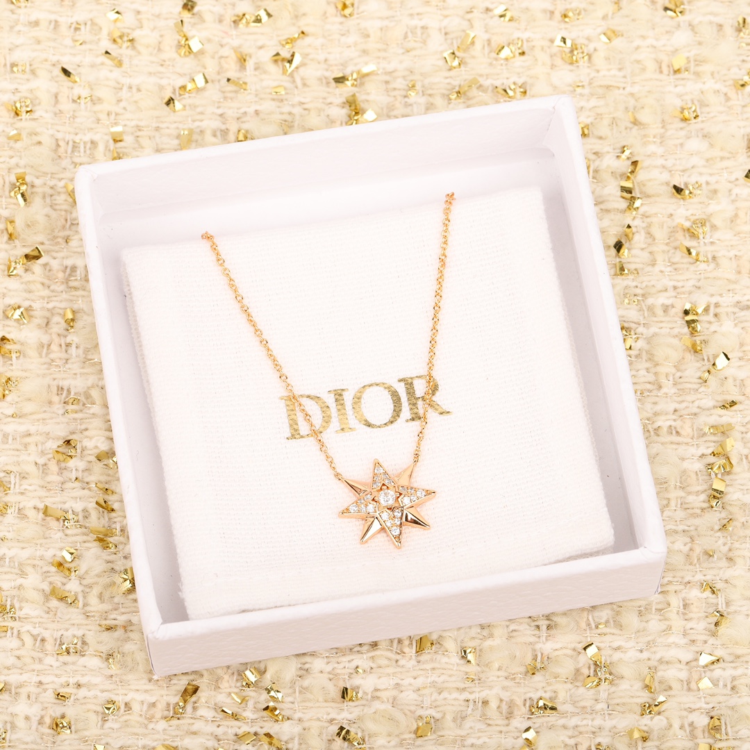 Dior diamond eight-pointed star necklace