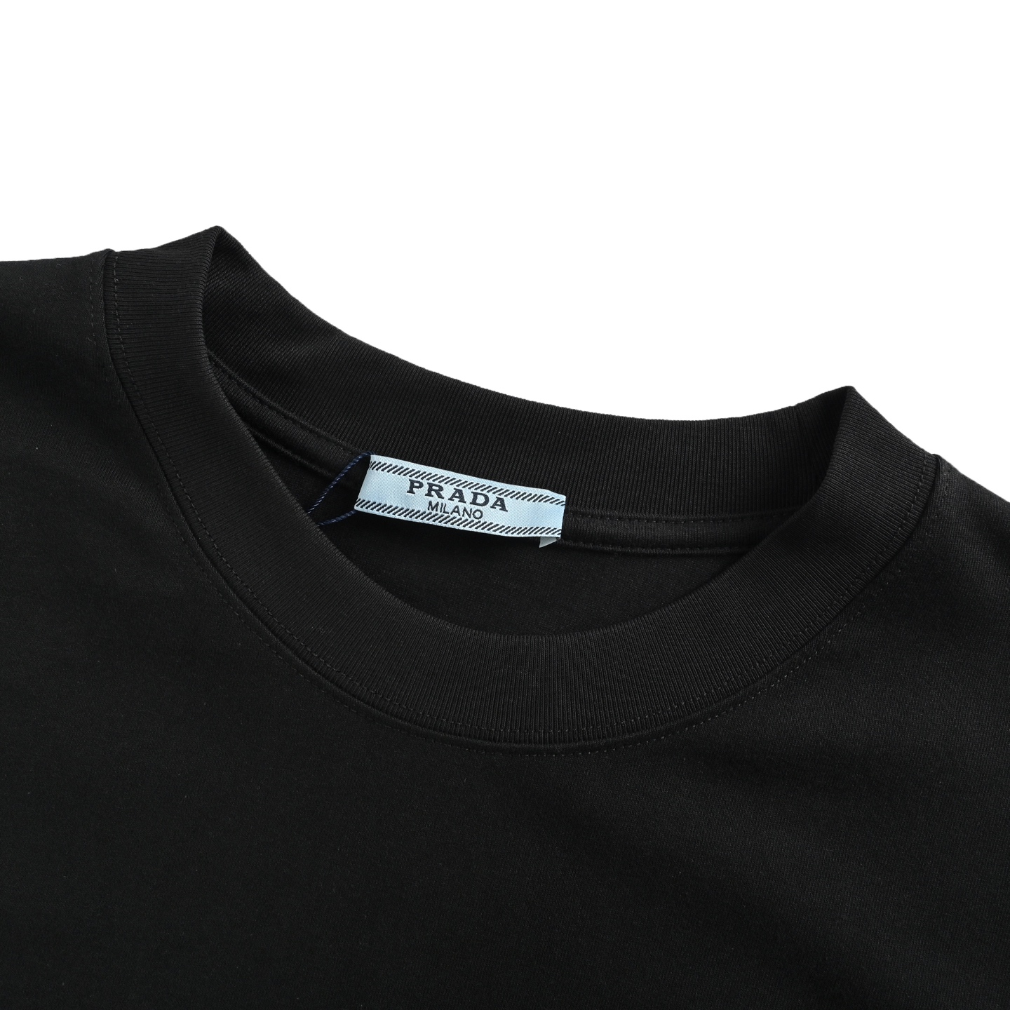 Prada 25ss short-sleeved shirt with small logo patch embroidery on chest