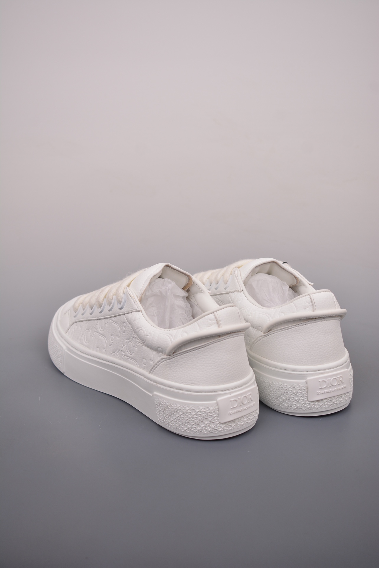 Dior B33 Low Top Sneakers Dior Gravity Off-White Embossed 3SN303ZAY_H000