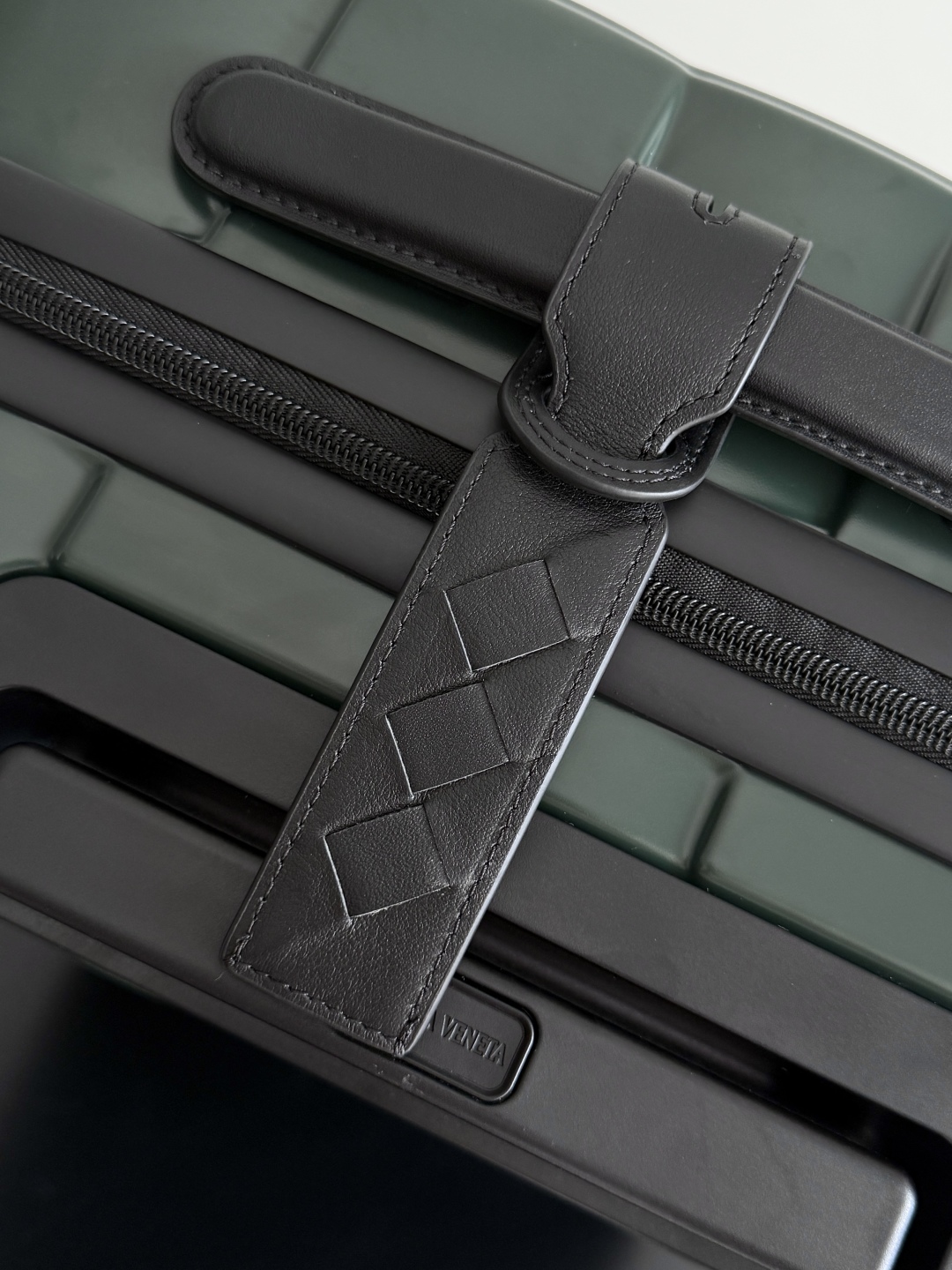 Bottega Veneta 2025 Odyssey Luggage 822479