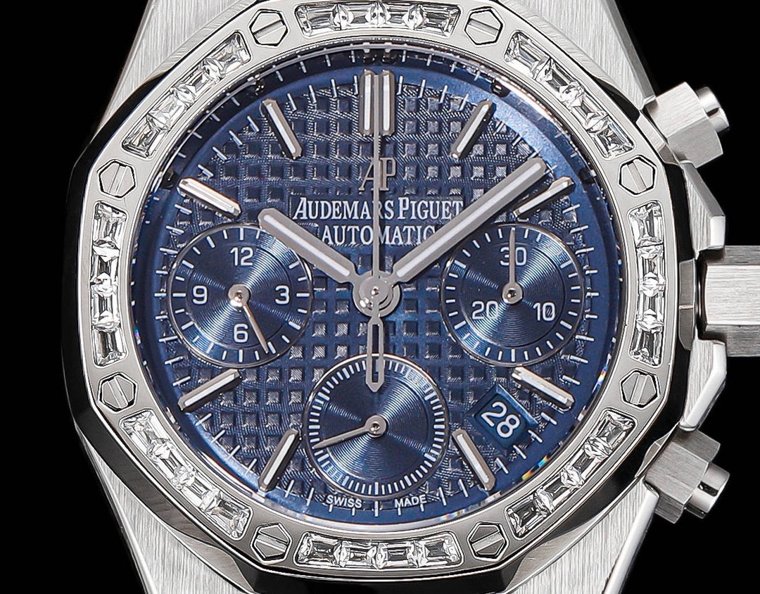 Audemars piguet Royal Oak series 26715BC.ZZ.1356BC.01