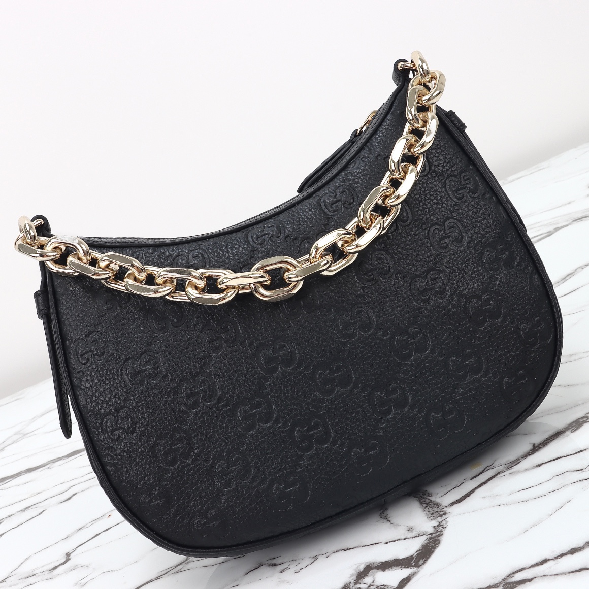 Gucci GG Emblem Medium Shoulder Bag 815409 AAEEM 1000