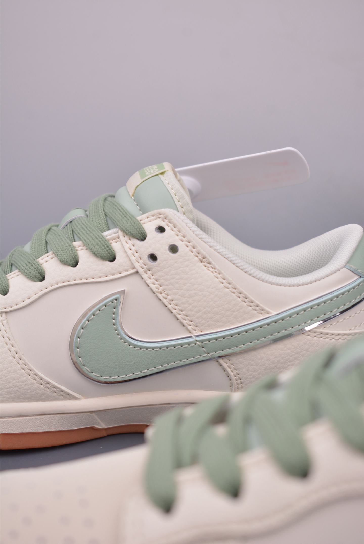 Supreme x Nike SB Dunk Low 