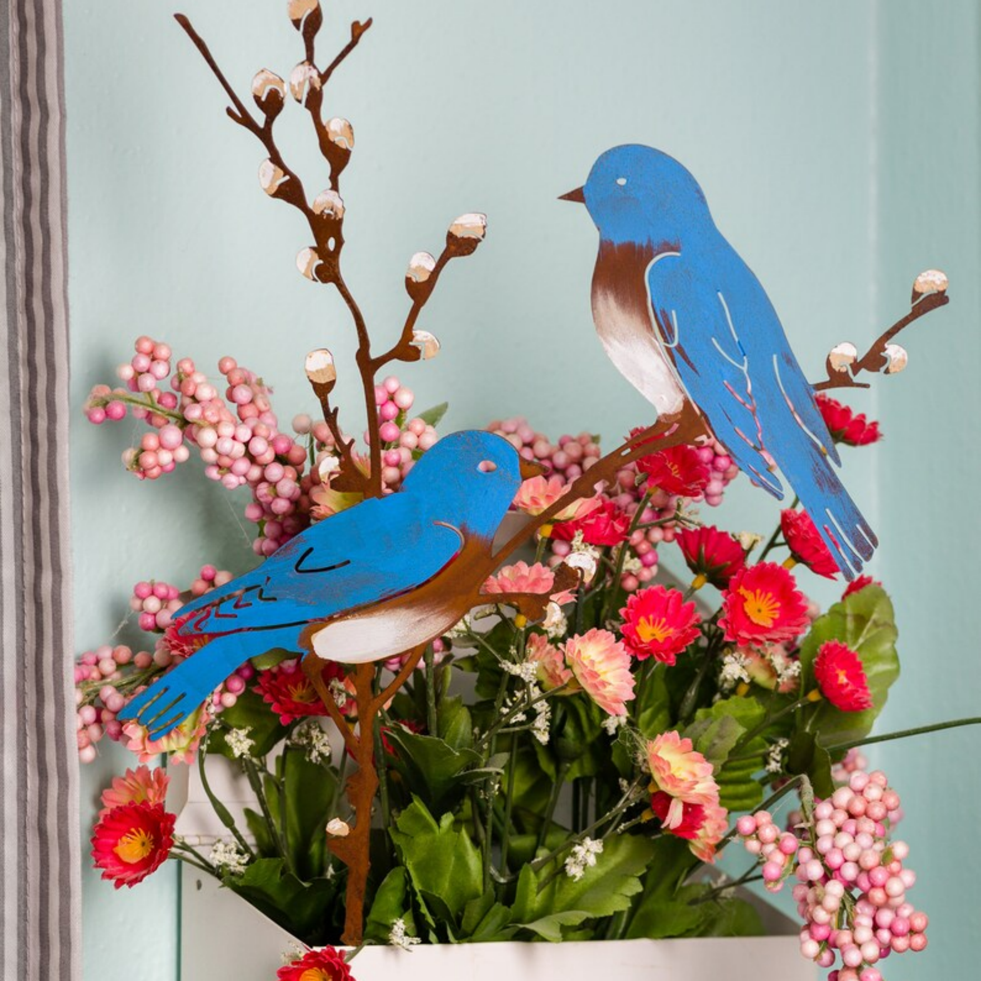Hand painted metal bird metal garden art decoration on spring willow garden stake