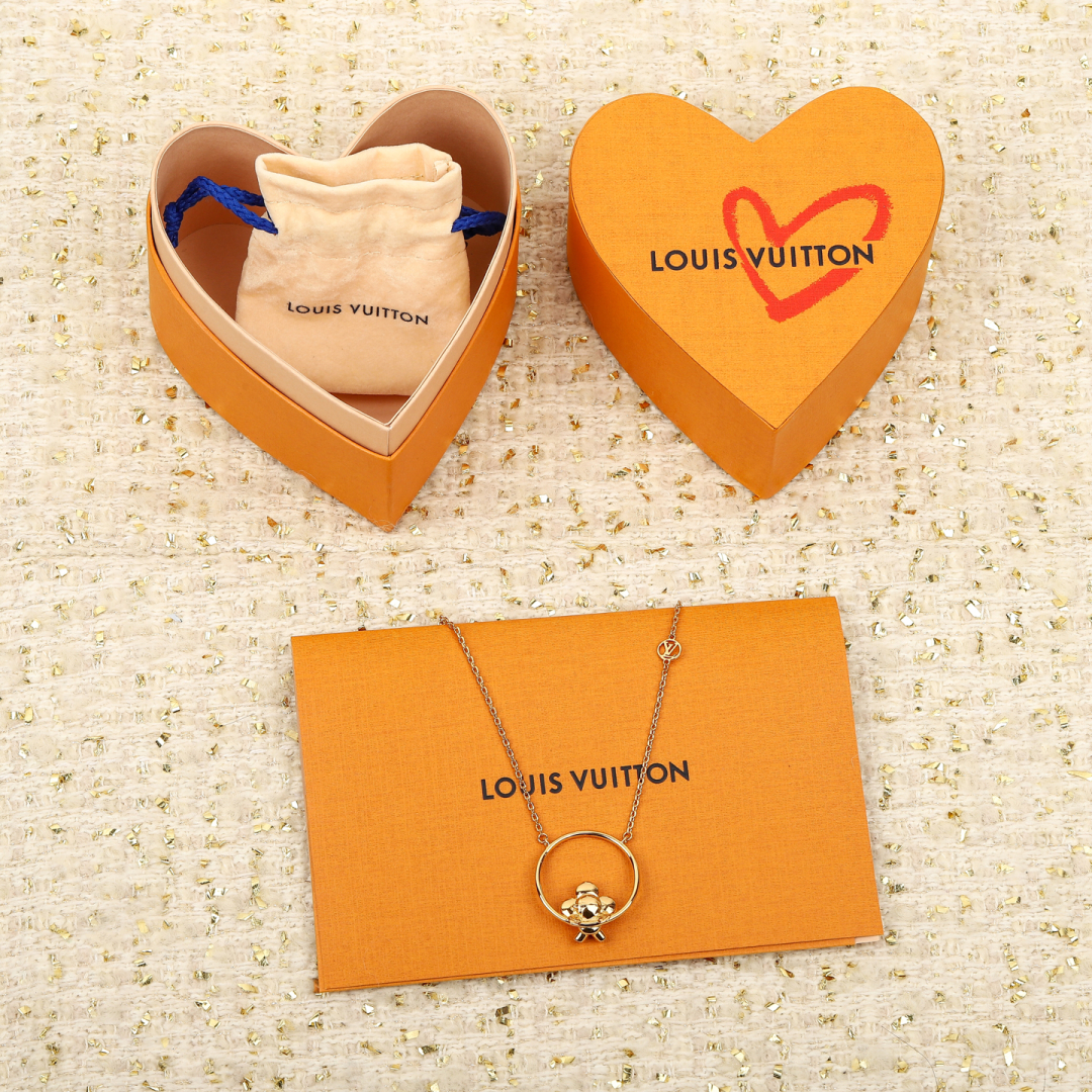 Louis Vuitton trendy logo necklace