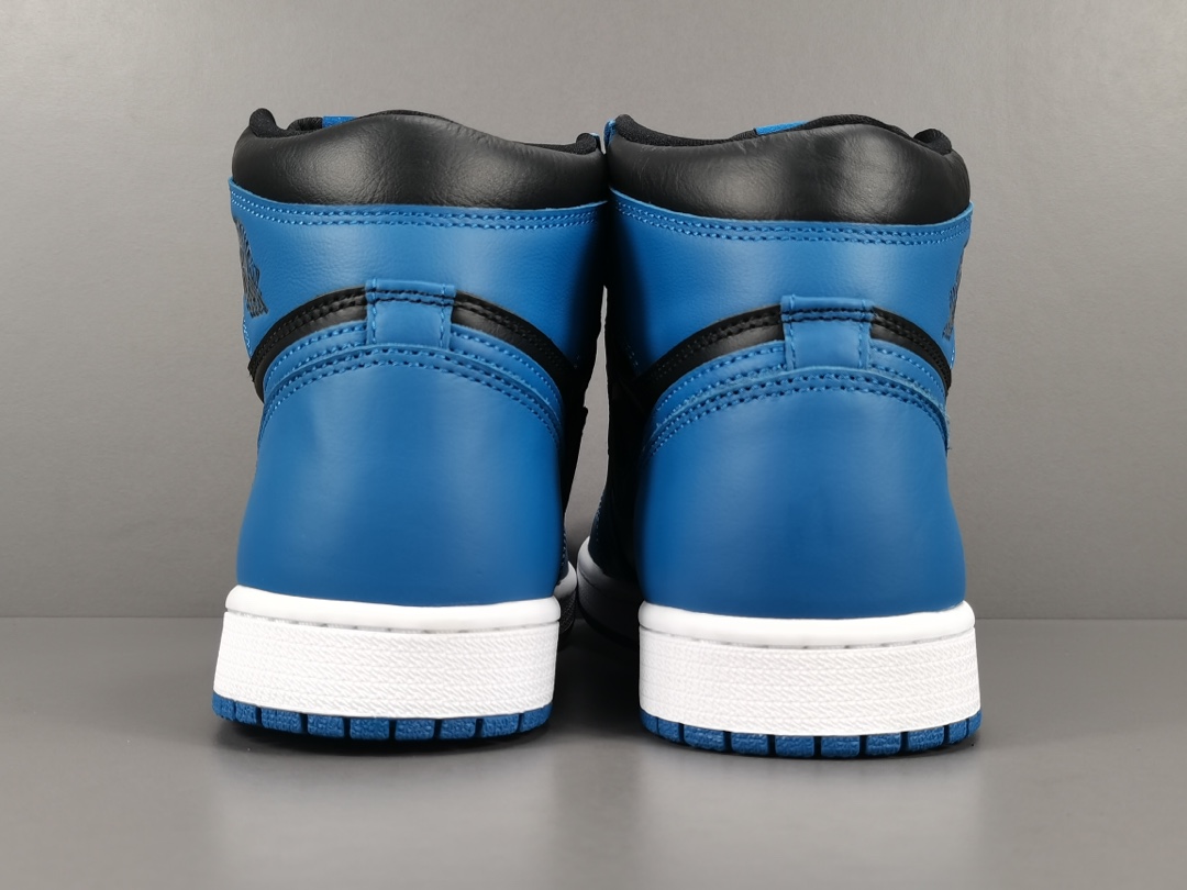 Nike Air Jordan 1 Retro High OG 