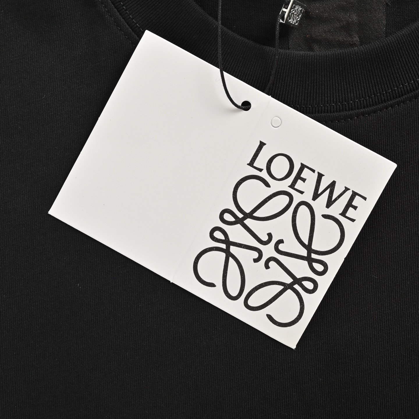Loewe 25ss short sleeve with contrasting logo embroidery on pockets