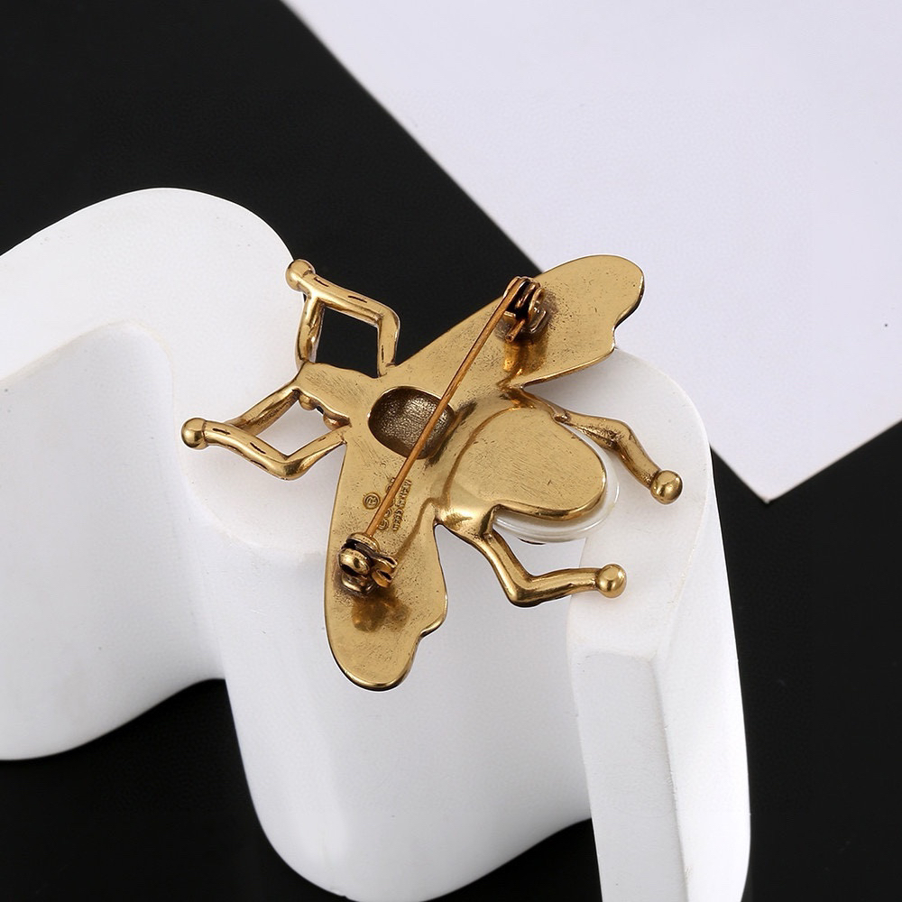 GUCCi Bee Brooch