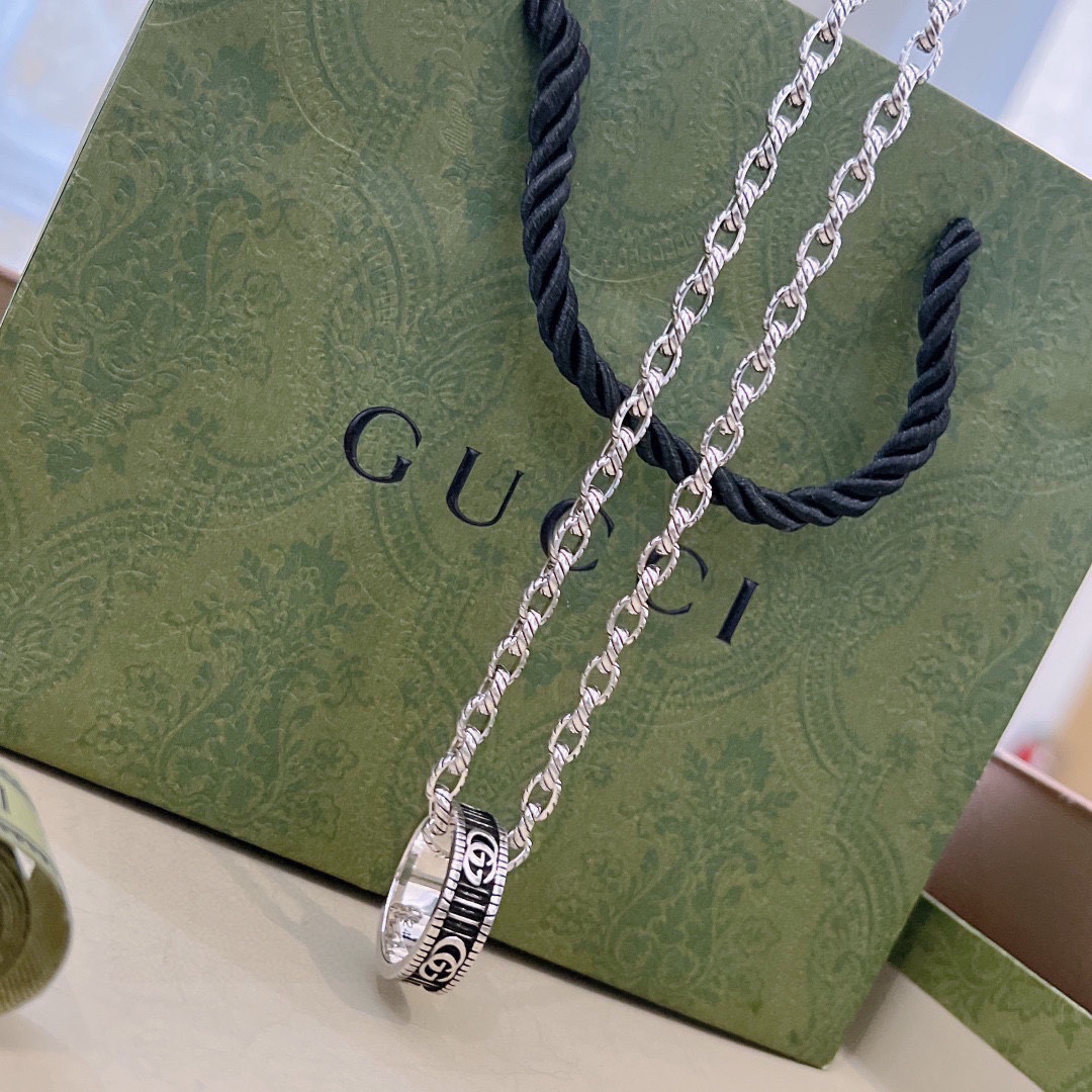Gucci Anger Forest Series GG Ring Vintage Necklace