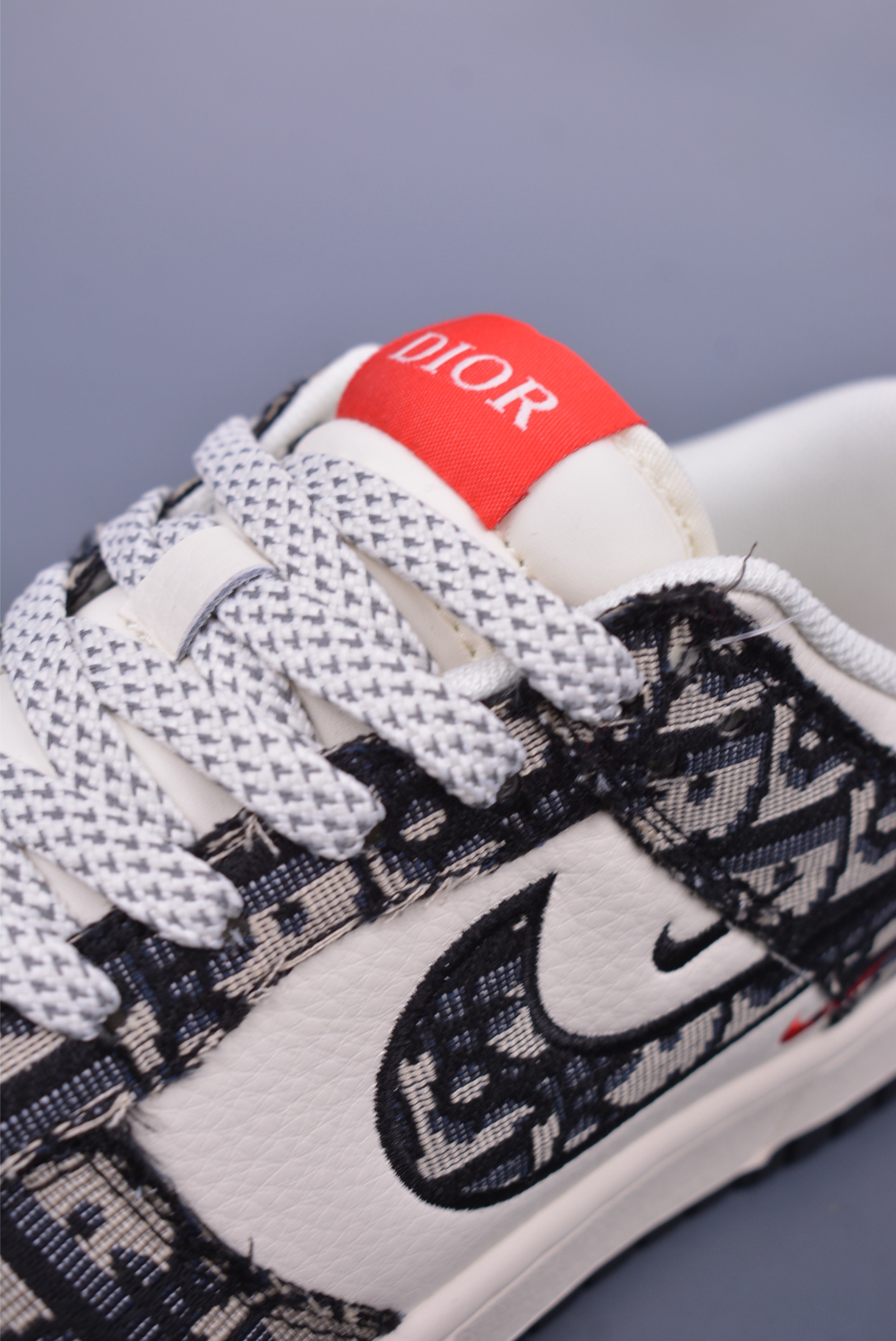 Dior x Nike SB Dunk Low Low-top Sneakers Black and White Print SJ2558-015