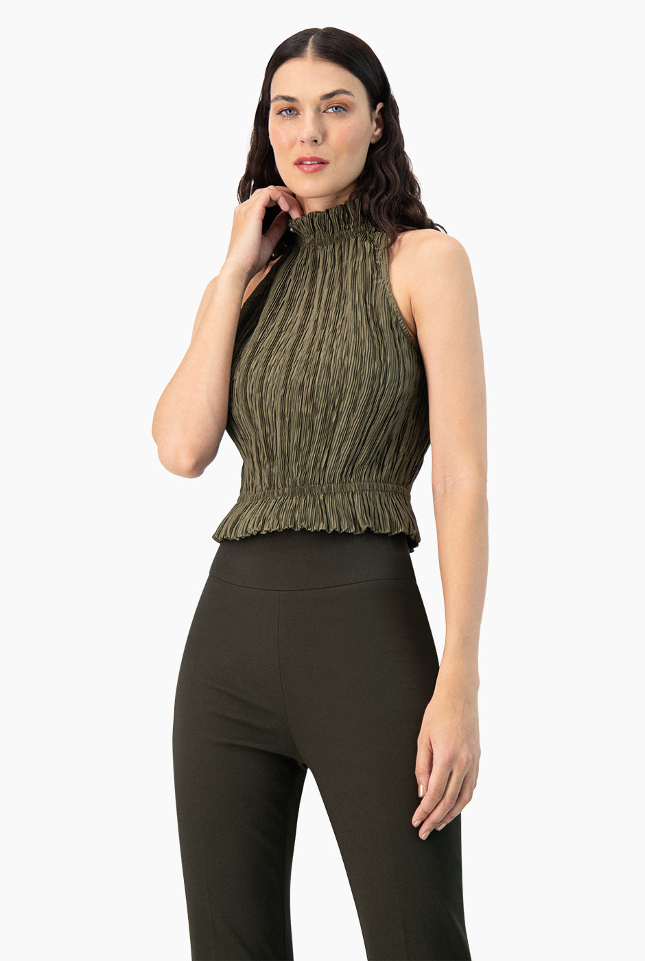 Blusa plisada de cuello alto sin mangas
